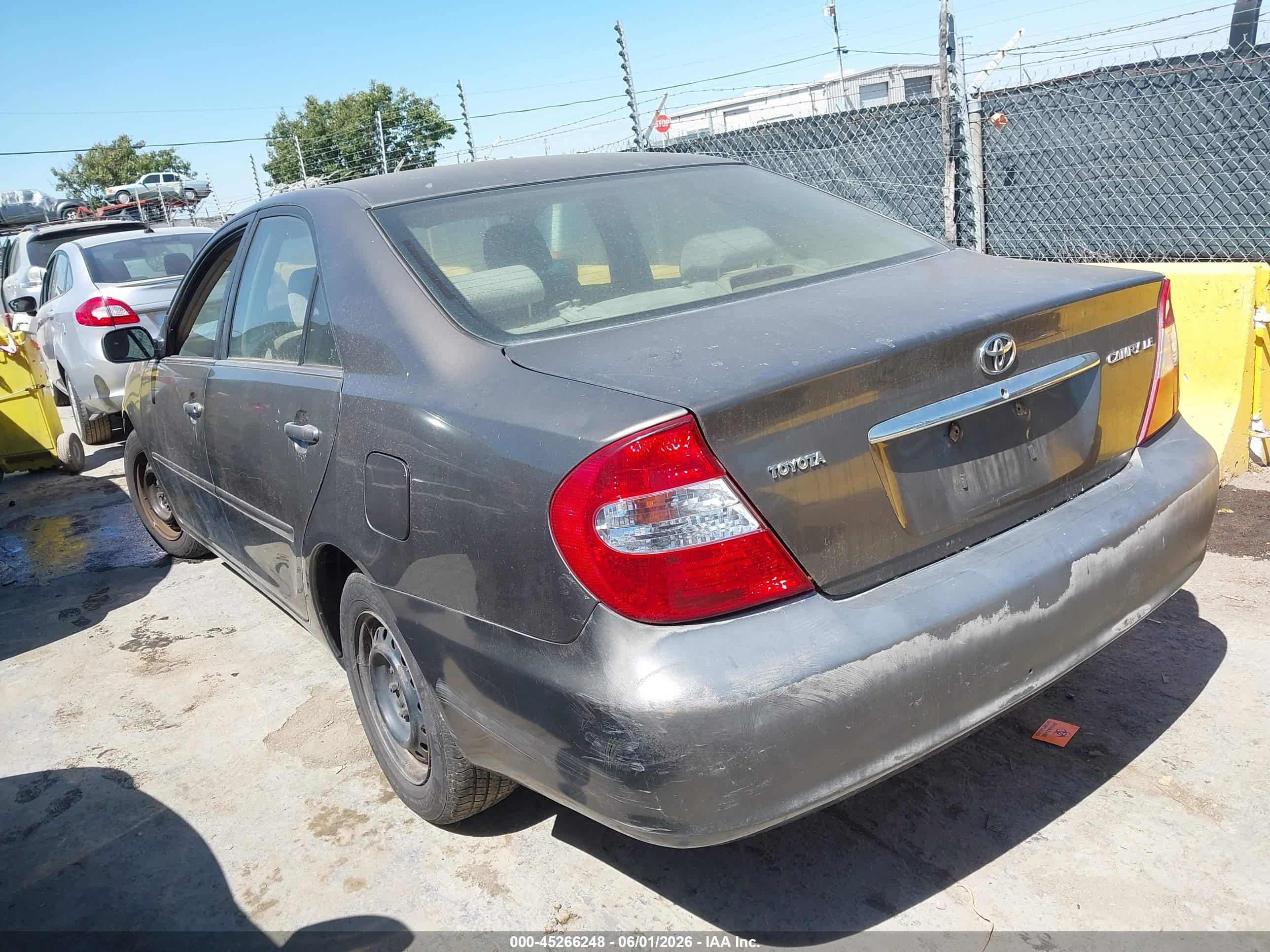 2003 Toyota Camry VIN 4T1BE32K73U661754 IAAI salvage auction — Normal Wear, Clear - Dealer Only (California), sold $475 on 2026-07-09 (photo 3)