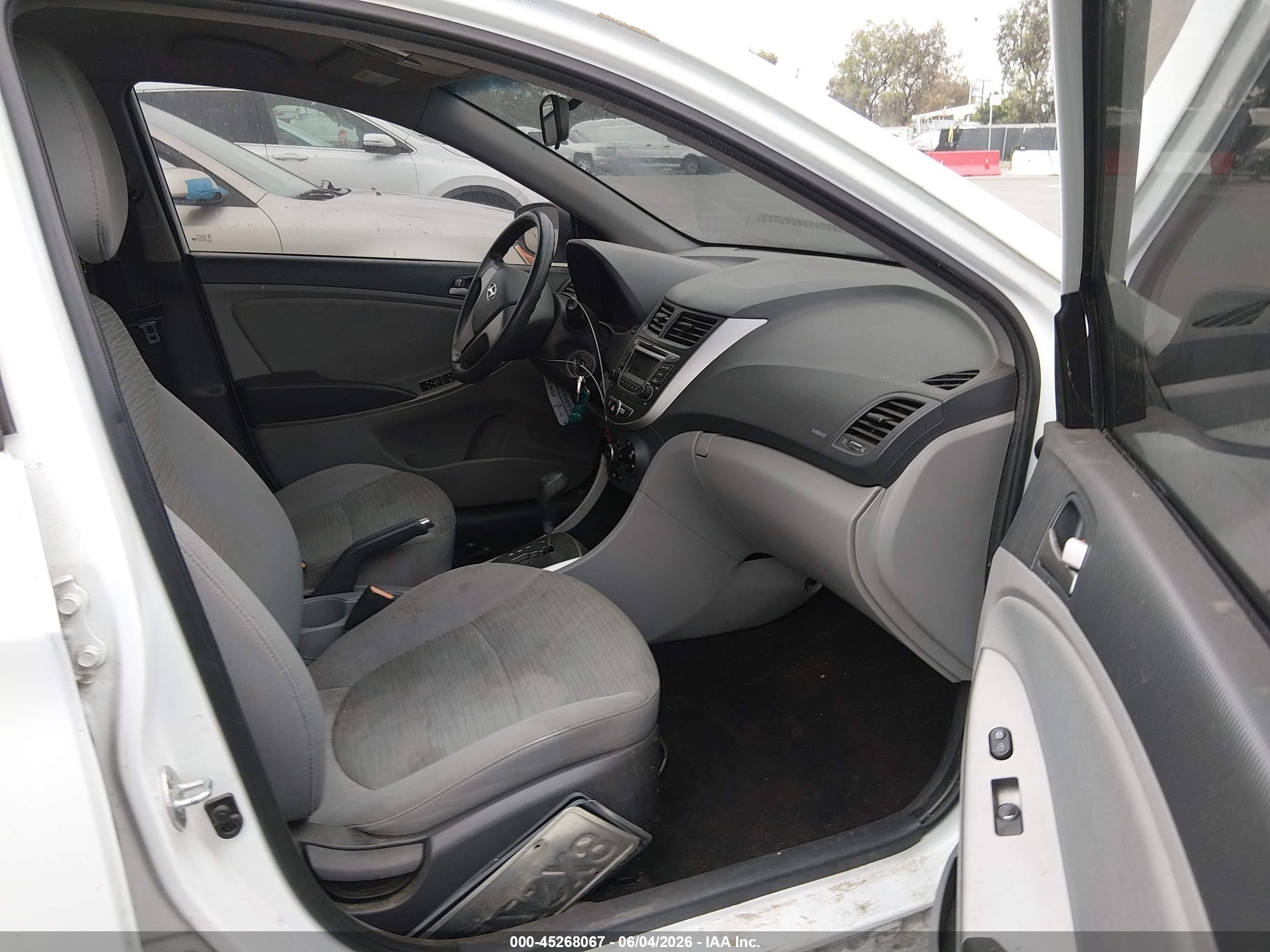 2015 Hyundai Accent VIN KMHCT4AE5FU806273 IAAI salvage auction — Normal Wear, Salvage (California), sold $425 on 2026-07-09 (photo 5)