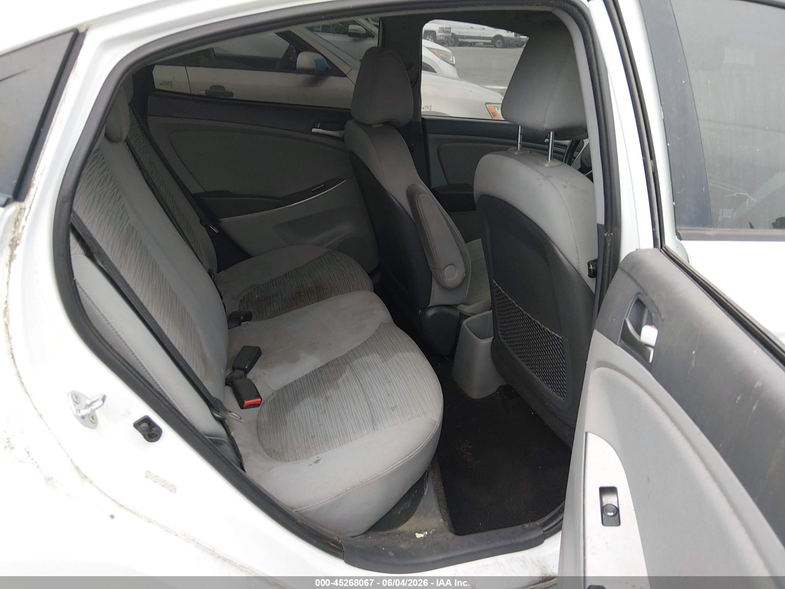 2015 Hyundai Accent VIN KMHCT4AE5FU806273 IAAI salvage auction — Normal Wear, Salvage (California), sold $425 on 2026-07-09 (photo 8)