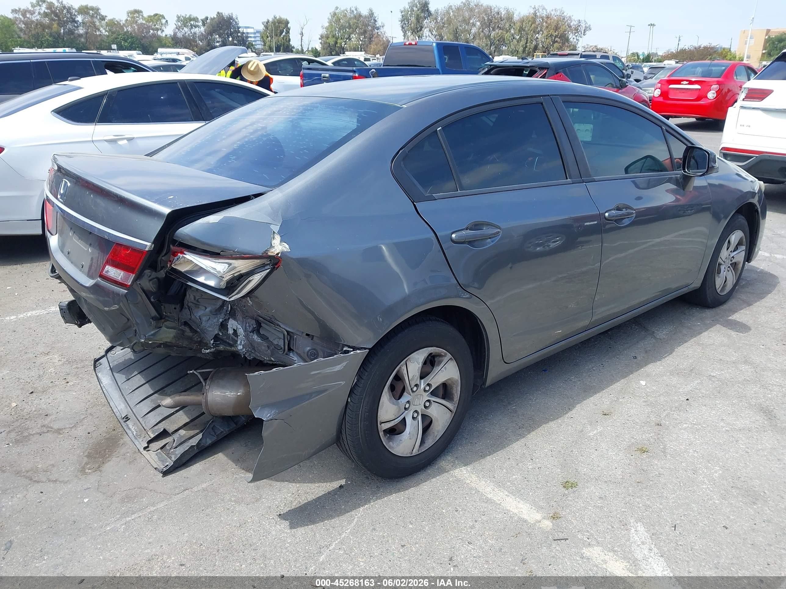 2013 Honda Civic VIN 19XFB2F52DE272159 IAAI salvage auction — Normal Wear, Salvage (California), sold $975 on 2026-07-02 (photo 4)