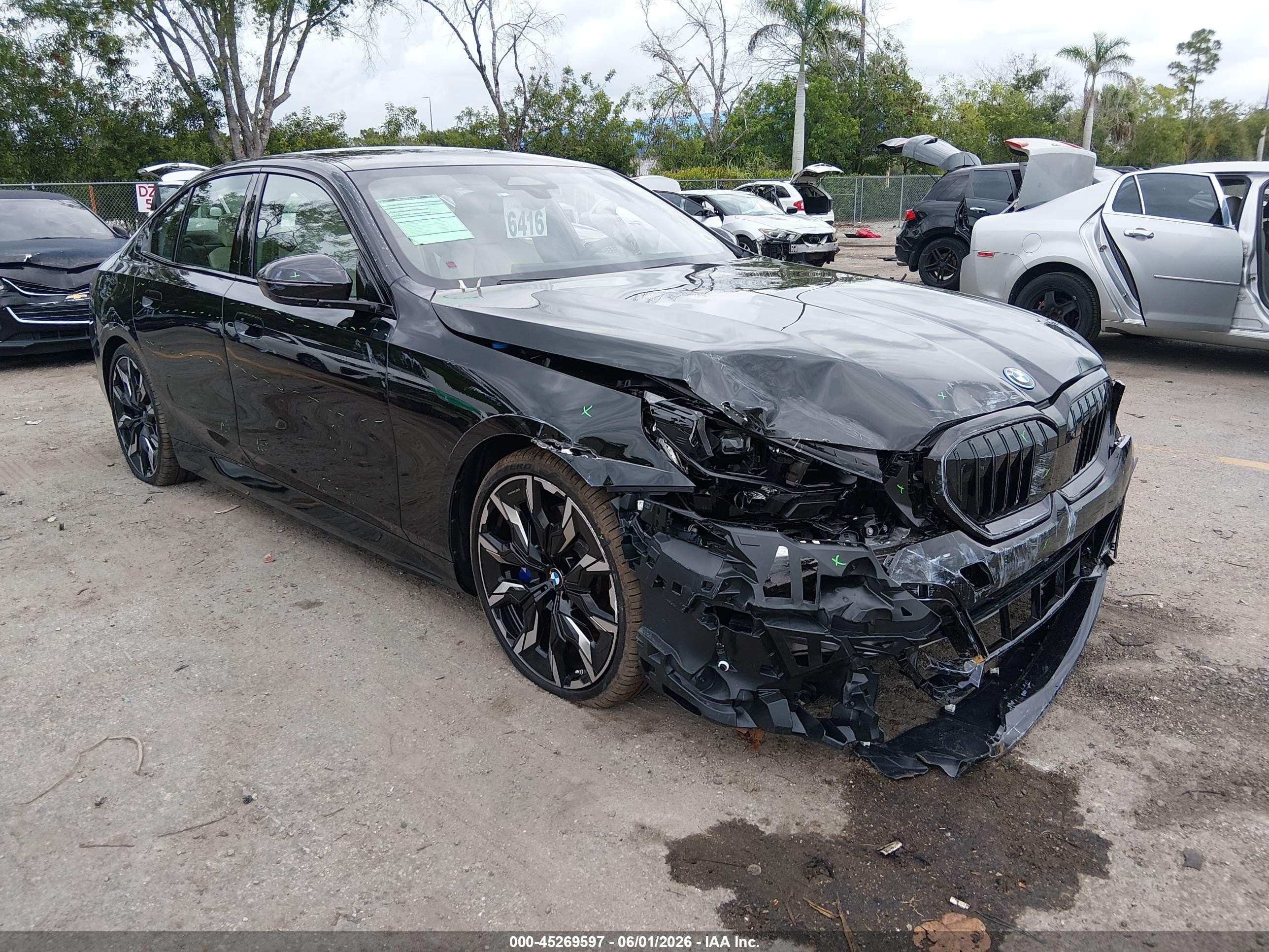 2026 BMW 5 Series VIN WBA13FK07TCX10136 — IAAI salvage auction photo
