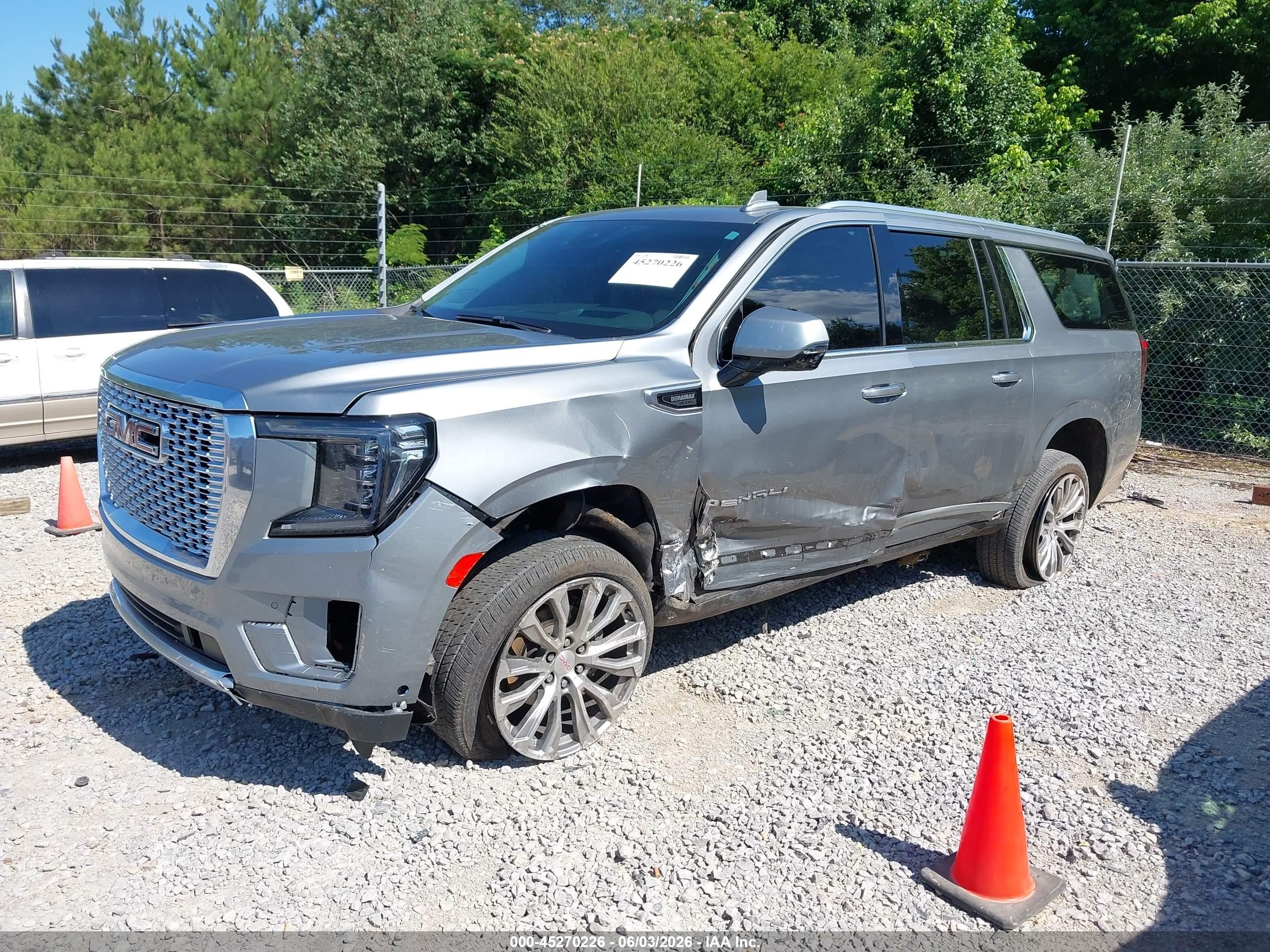 2023 Gmc Yukon VIN 1GKS2JKT2PR477846 IAAI salvage auction — Side, Salvage (Alabama), sold $25,550 on 2026-08-11 (photo 2)