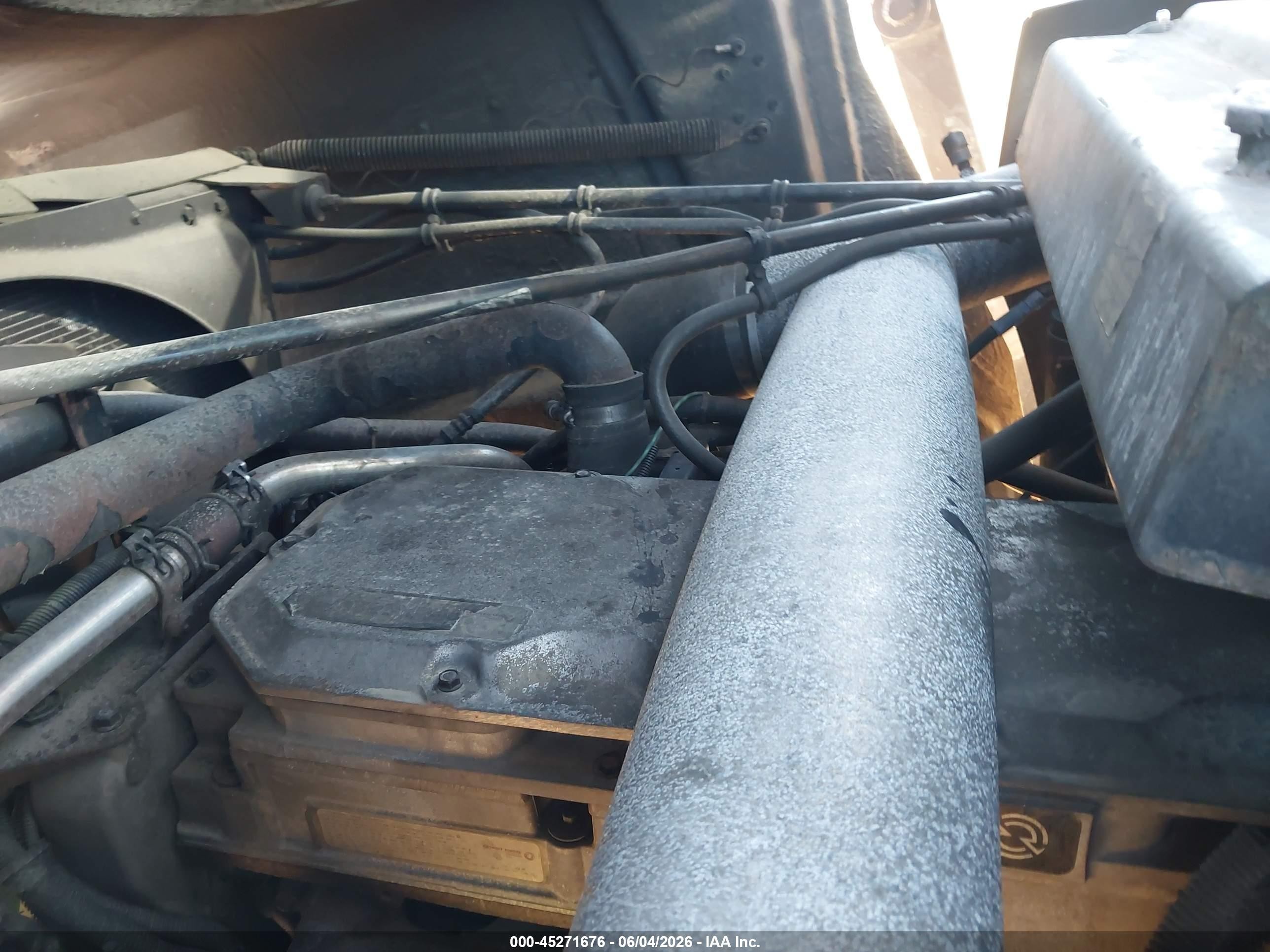 2007 Western Star/auto Car Conventional VIN 5KKHAECK47PY62499 IAAI salvage auction — Front End, Salvage (Georgia), sold $4,900 on 2026-10-07 (photo 9)