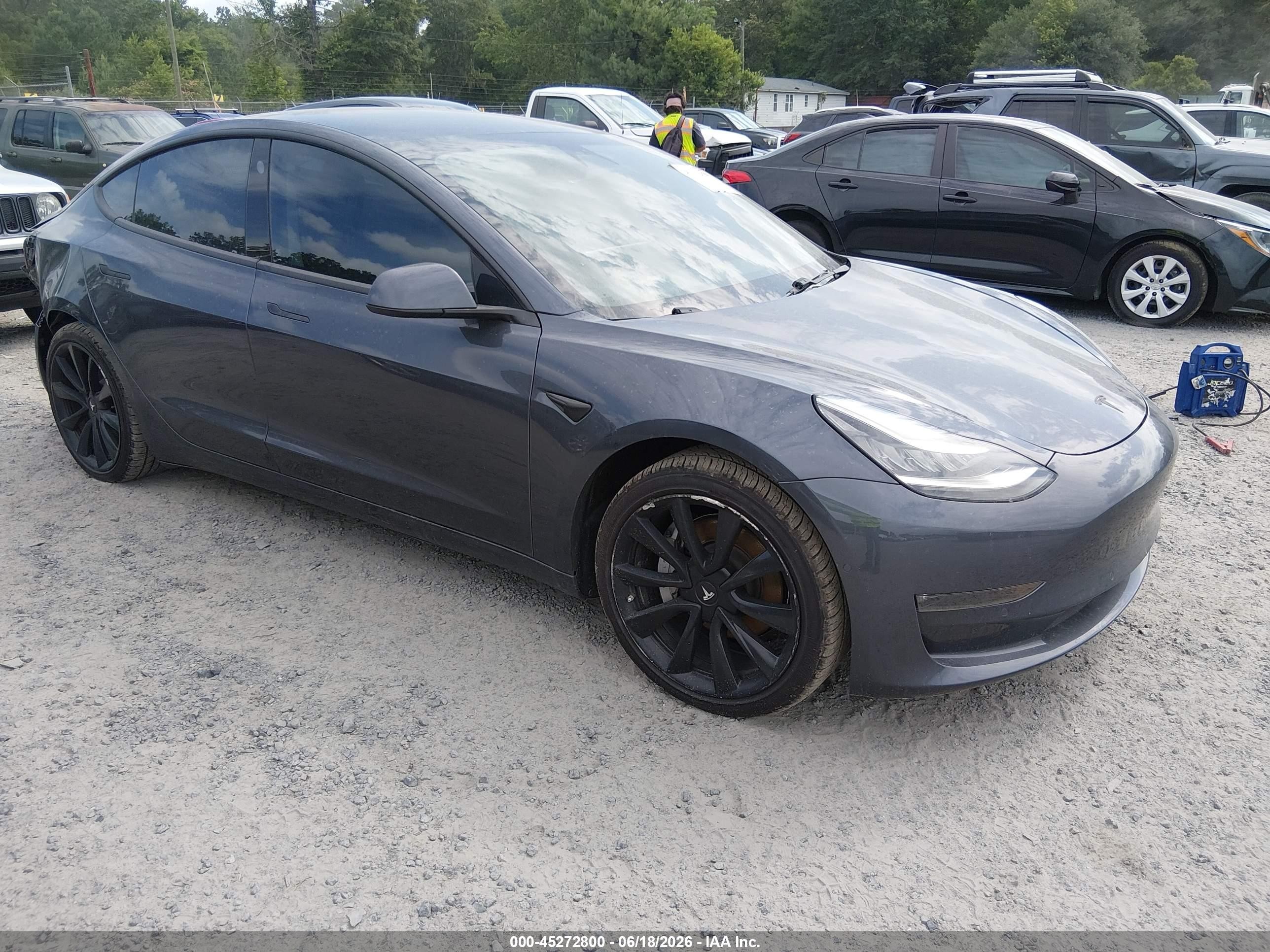 2019 Tesla Model 3 VIN 5YJ3E1EB6KF453509 — IAAI salvage auction photo