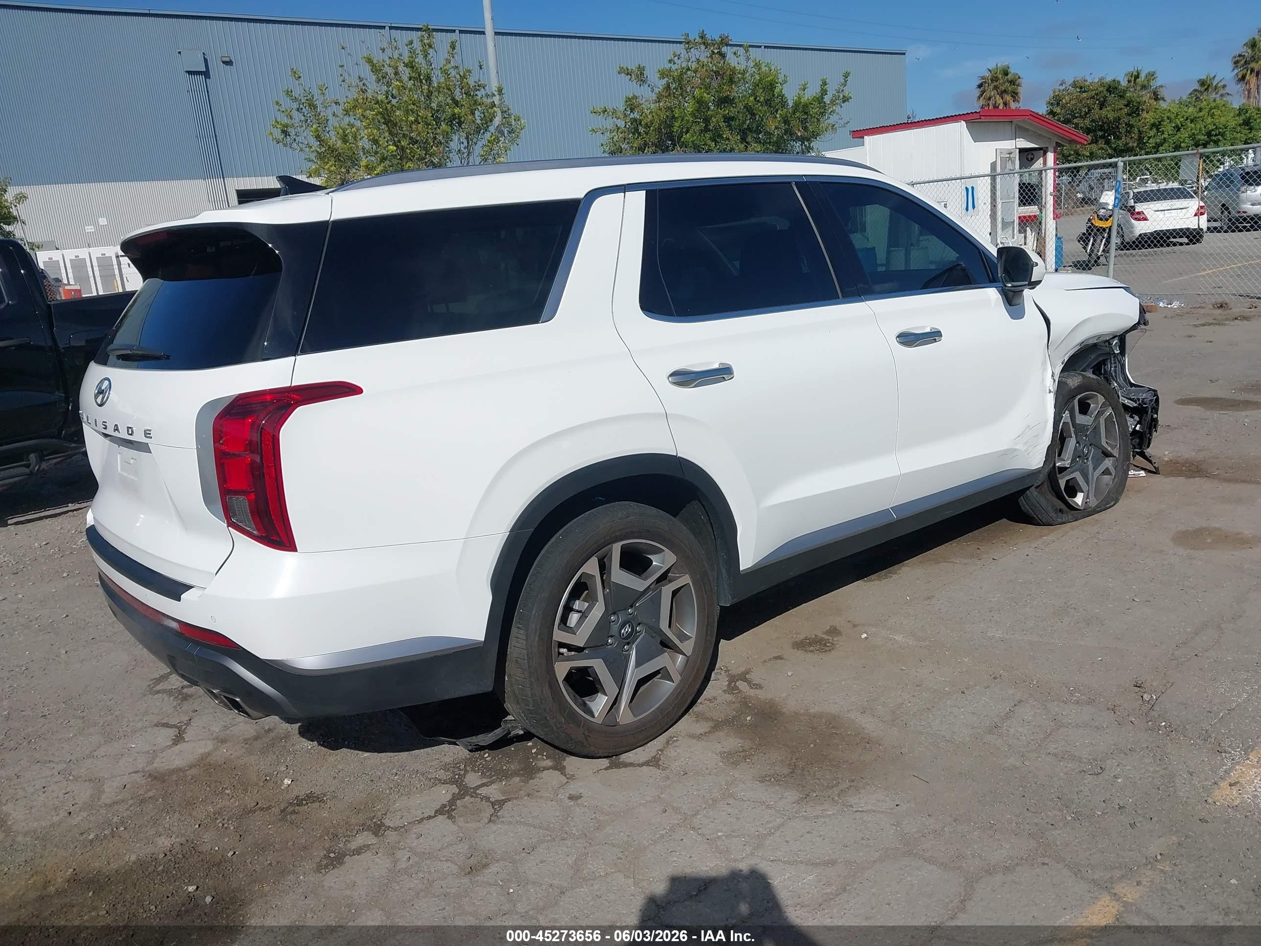 2025 Hyundai Palisade VIN KM8R44GE9SU823330 IAAI salvage auction — Unknown, Salvage (California), sold $13,200 on 2026-07-12 (photo 4)