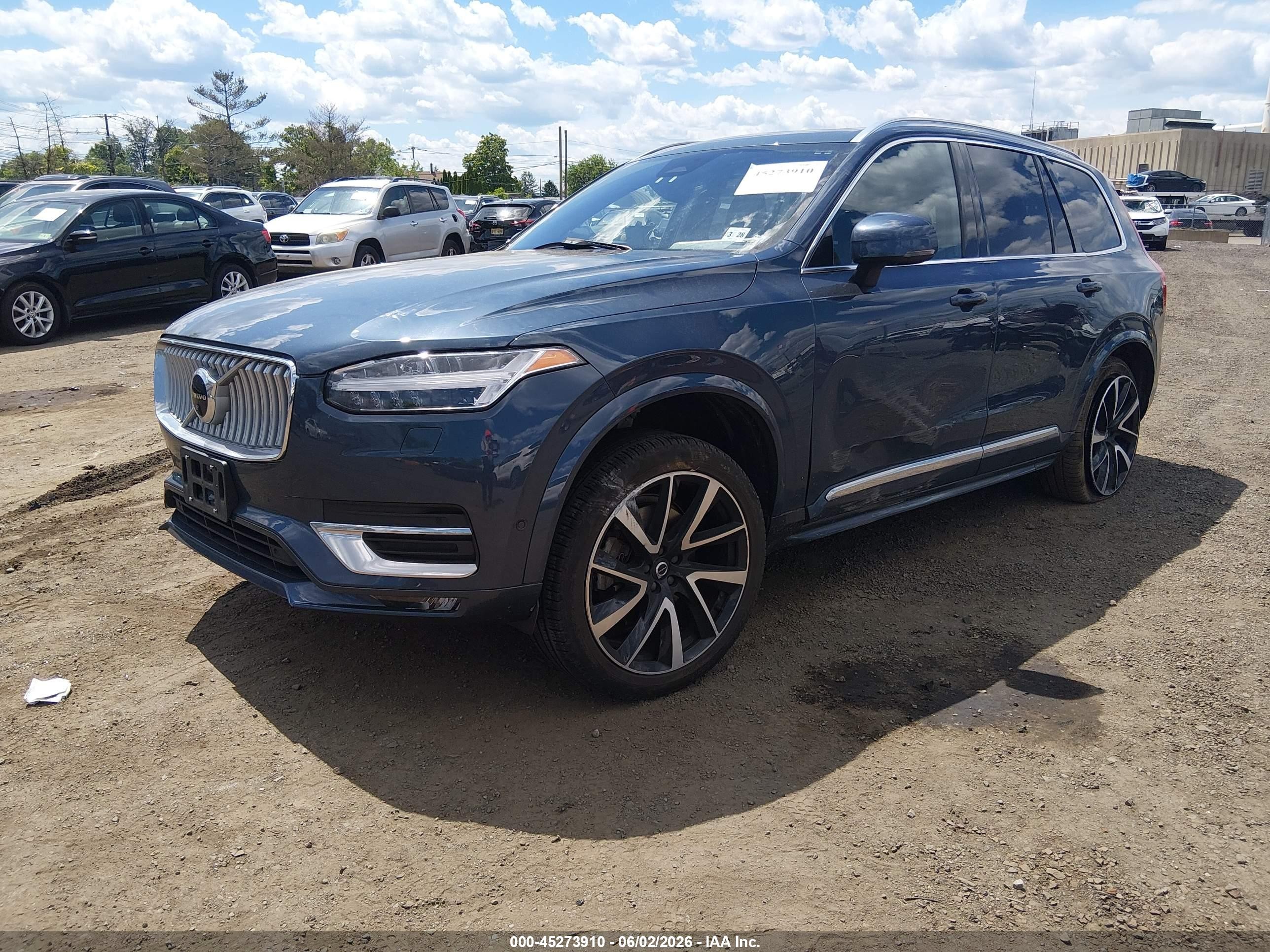 2023 Volvo Xc90 VIN YV4062PNXP1956745 IAAI salvage auction — Side, Salvage (New Jersey), sold $9,400 on 2026-09-23 (photo 2)