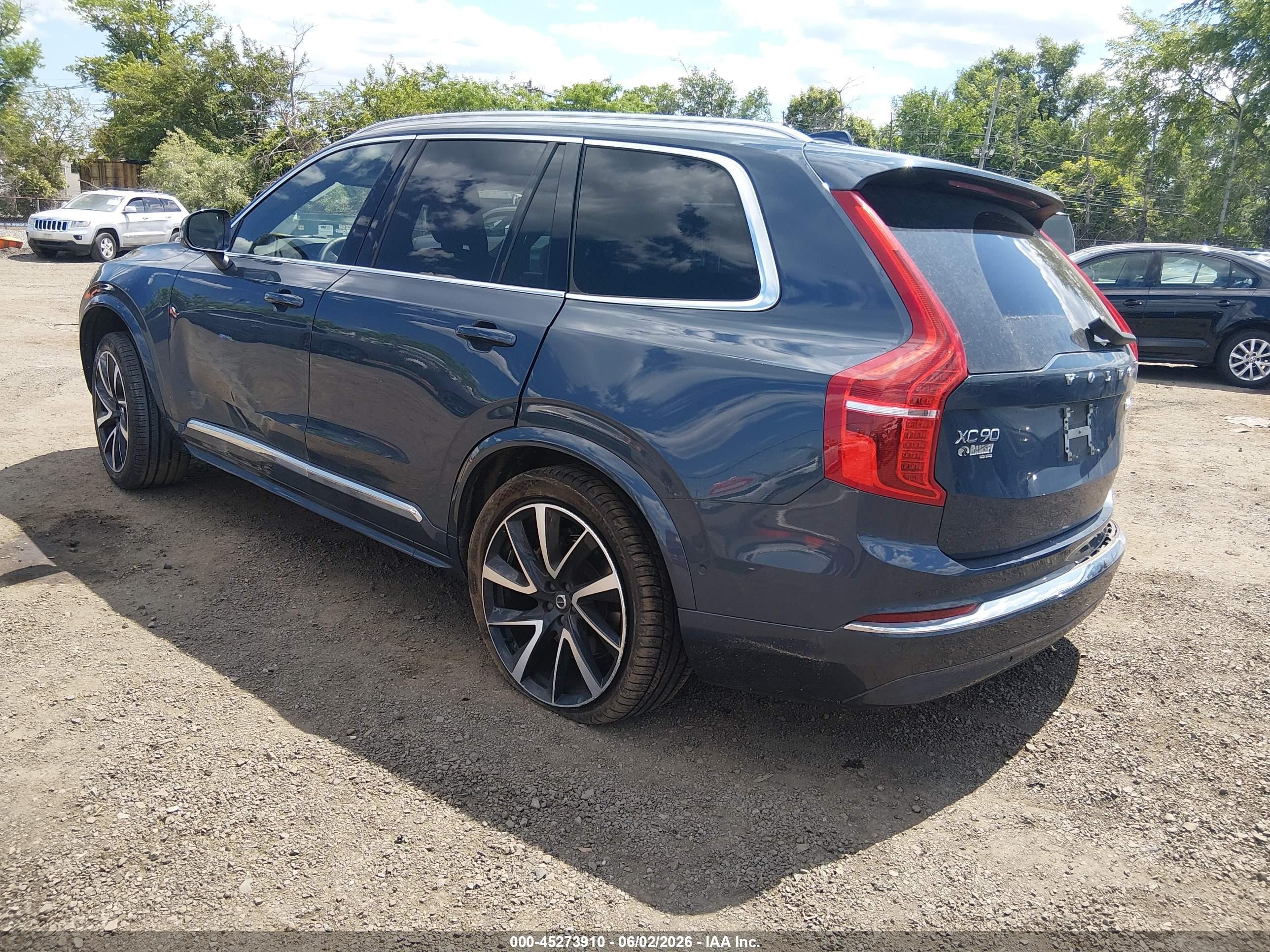 2023 Volvo Xc90 VIN YV4062PNXP1956745 IAAI salvage auction — Side, Salvage (New Jersey), sold $9,400 on 2026-09-23 (photo 3)