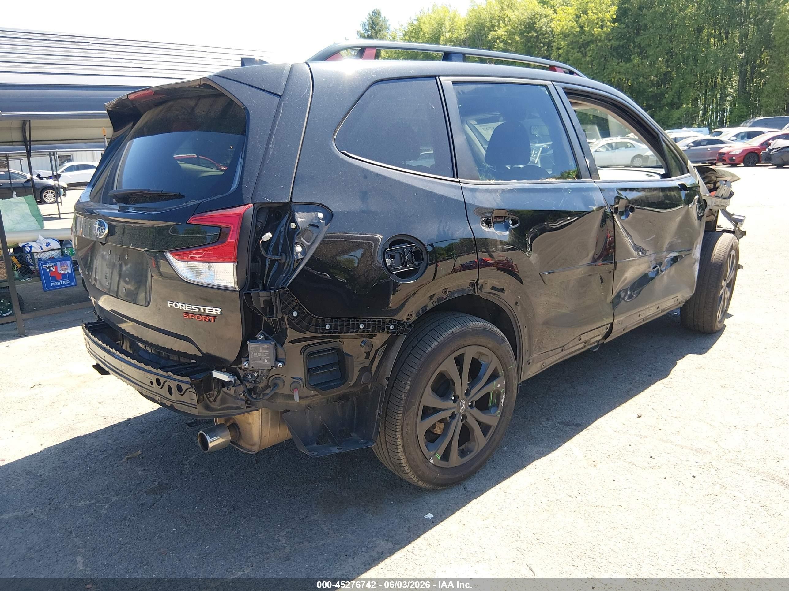 2022 Subaru Forester VIN JF2SKAJC9NH475092 IAAI salvage auction — Front End, Salvage (Connecticut), sold $4,900 on 2026-07-12 (photo 4)