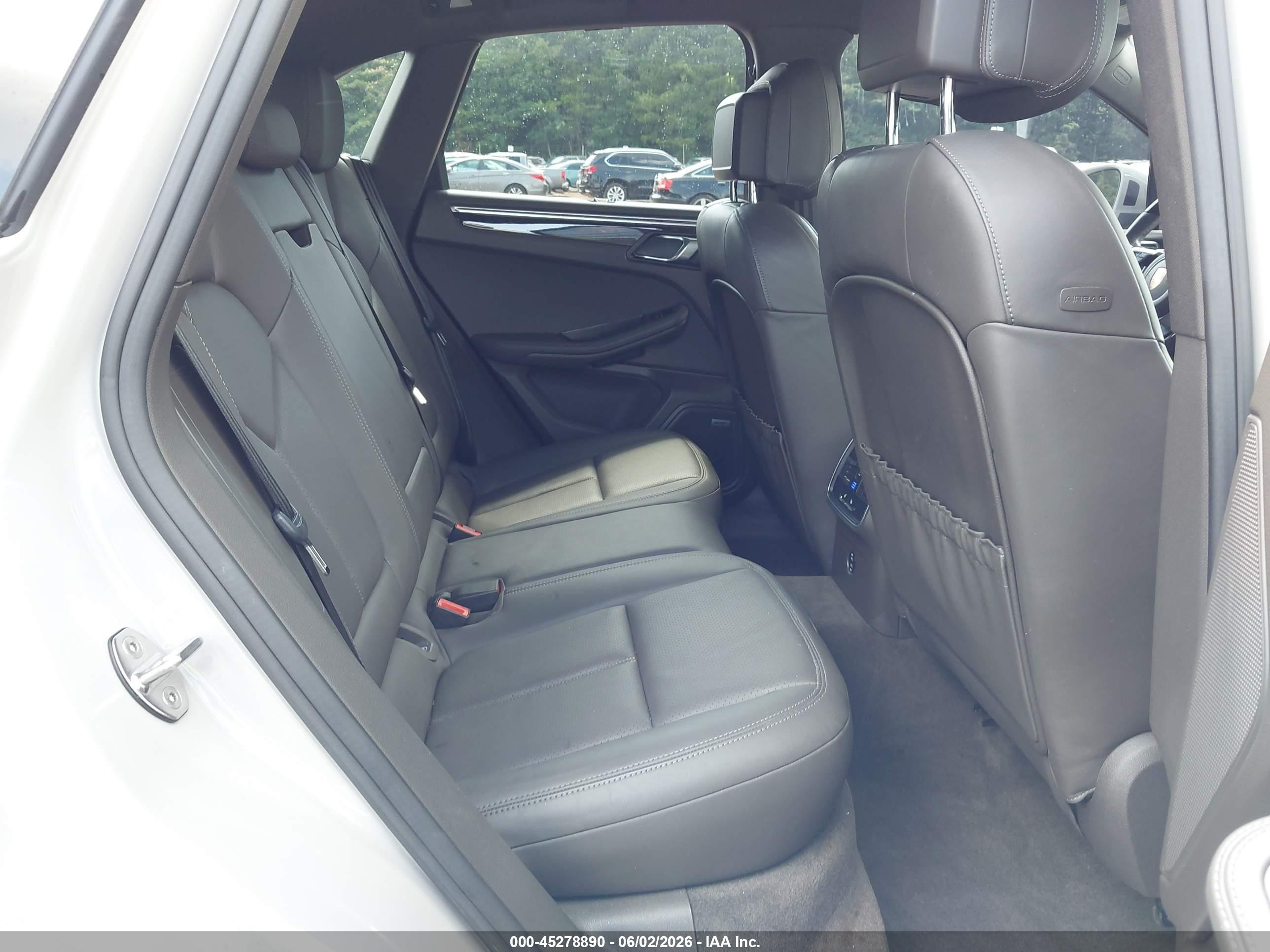 2020 Porsche Macan VIN WP1AB2A51LLB34151 IAAI salvage auction — Unknown, Salvage (Alabama), sold $14,350 on 2026-07-01 (photo 8)