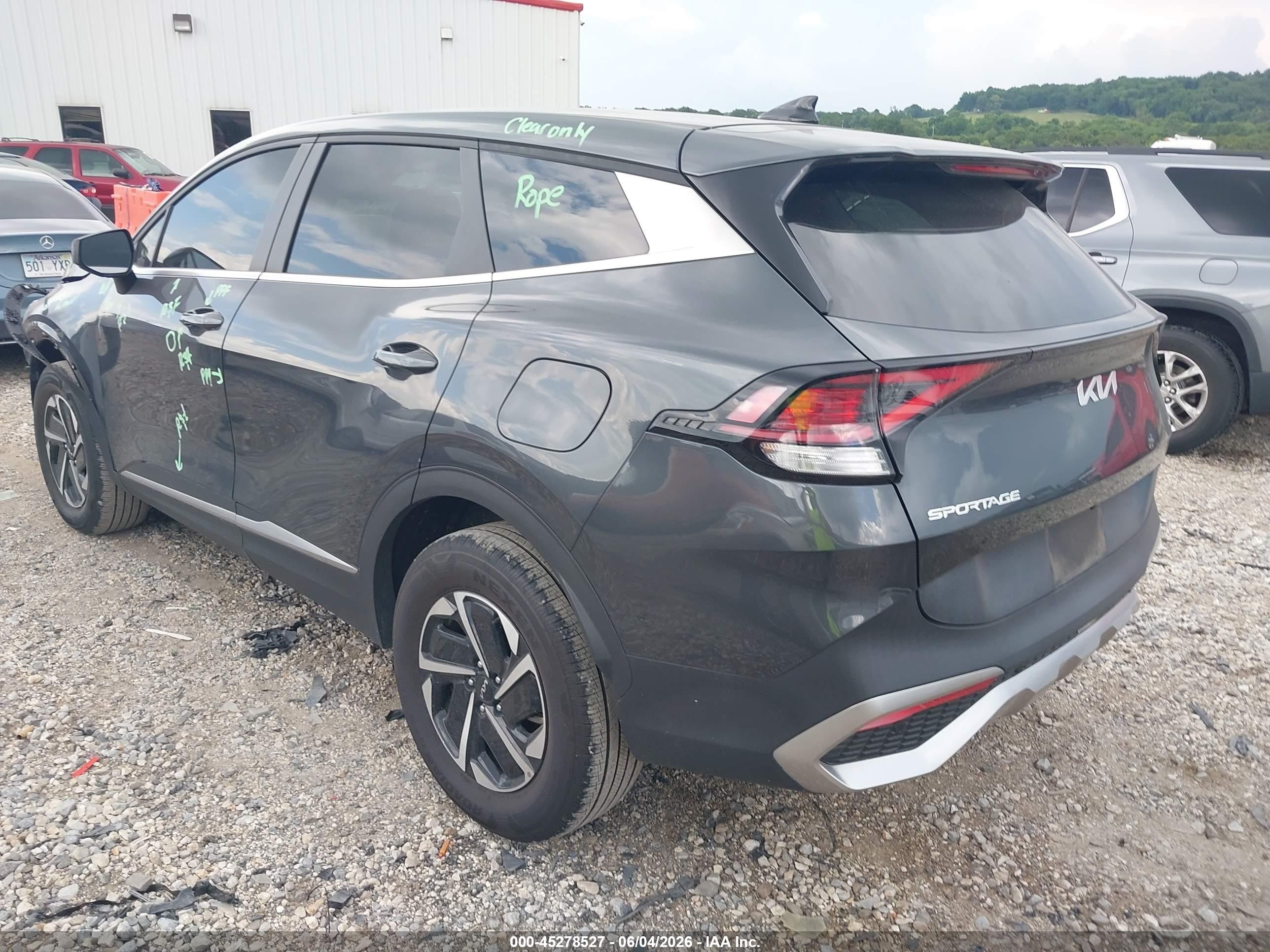 2023 Kia Sportage VIN KNDPUCAG4P7111491 IAAI salvage auction — Unknown, Salvage (Arkansas), sold $8,100 on 2026-09-12 (photo 3)
