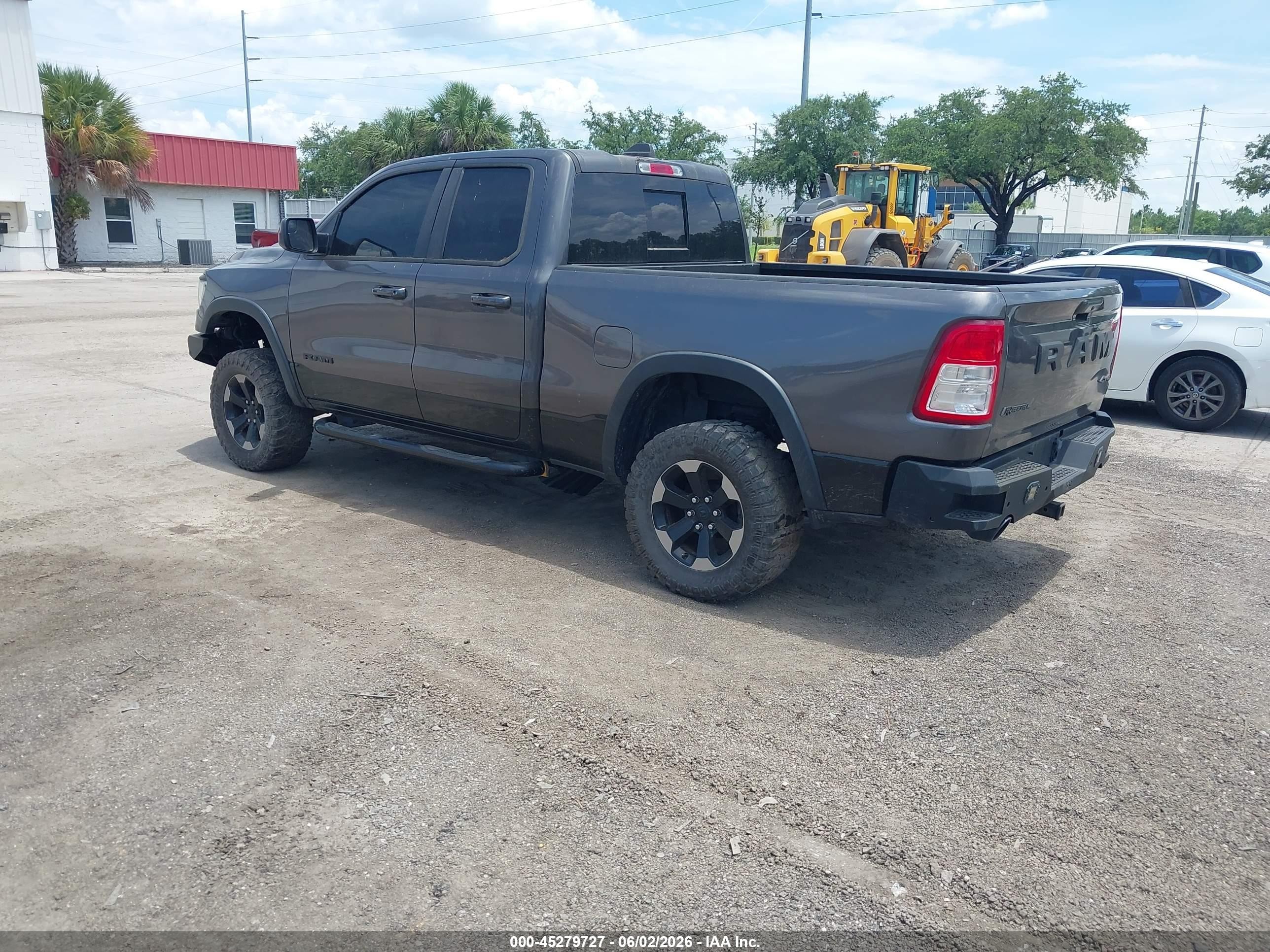 2019 Ram 1500 VIN 1C6SRFET6KN840995 IAAI salvage auction — Storm Damage, Rebuildable (Florida), sold $6,500 on 2026-09-13 (photo 3)