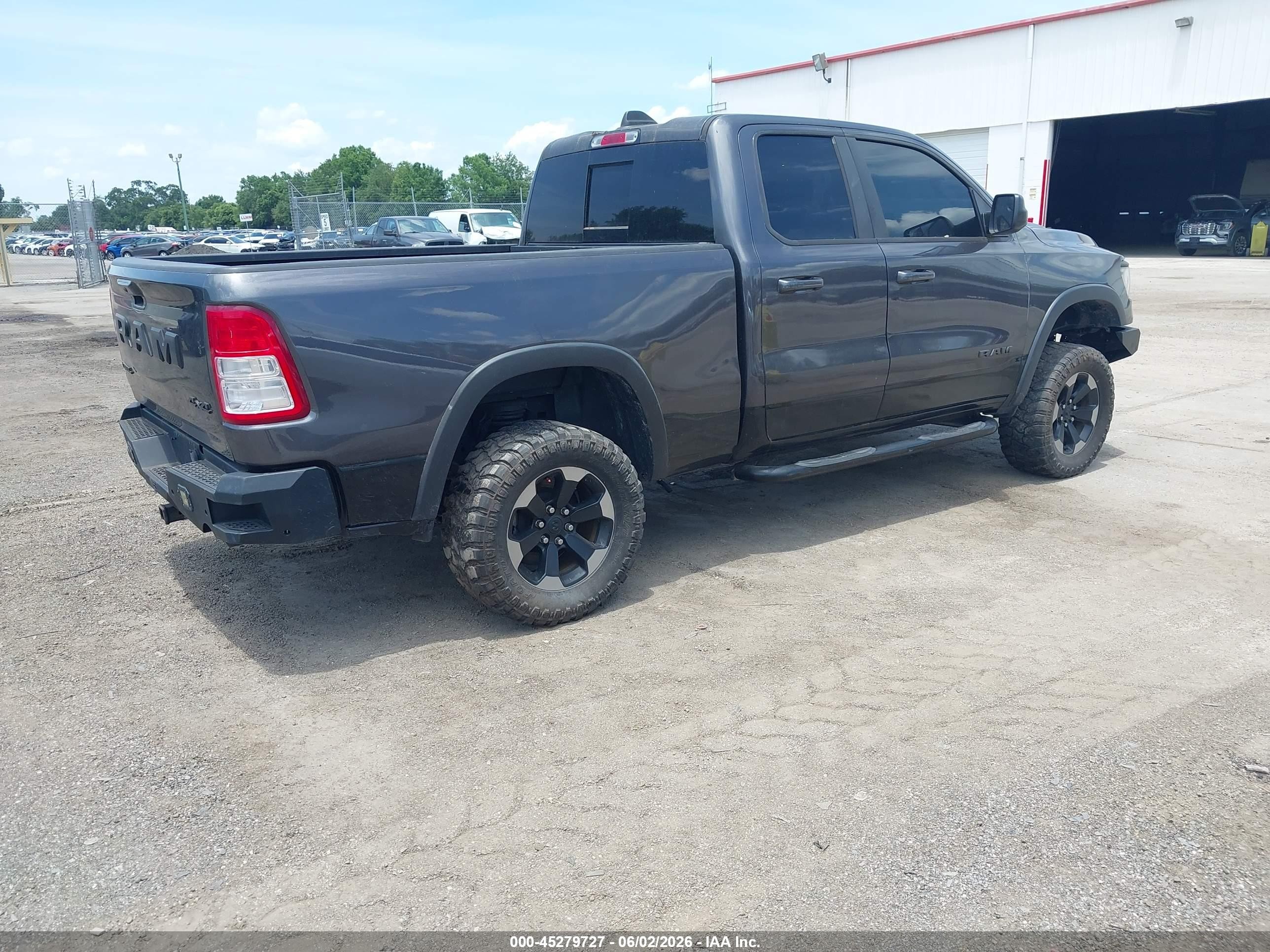 2019 Ram 1500 VIN 1C6SRFET6KN840995 IAAI salvage auction — Storm Damage, Rebuildable (Florida), sold $6,500 on 2026-09-13 (photo 4)