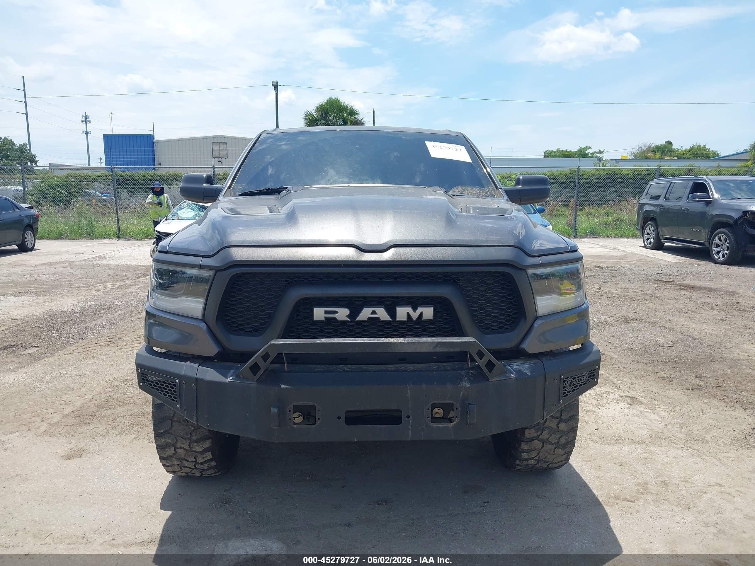 2019 Ram 1500 VIN 1C6SRFET6KN840995 IAAI salvage auction — Storm Damage, Rebuildable (Florida), sold $6,500 on 2026-09-13 (photo 6)