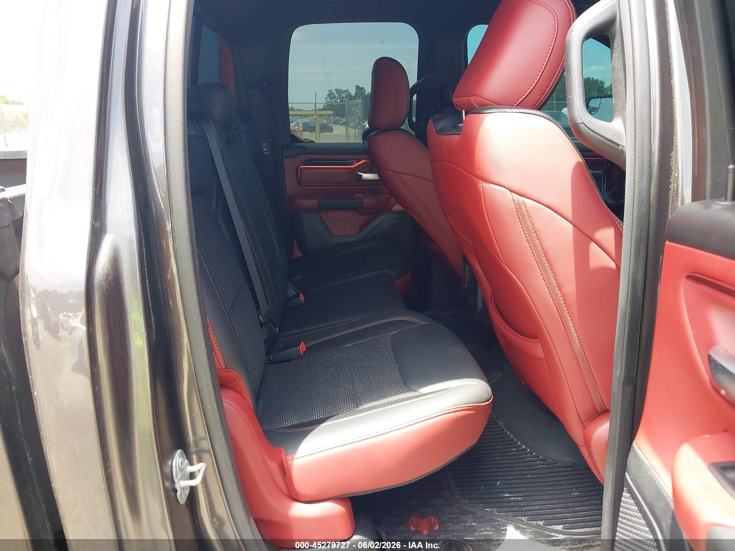 2019 Ram 1500 VIN 1C6SRFET6KN840995 IAAI salvage auction — Storm Damage, Rebuildable (Florida), sold $6,500 on 2026-09-13 (photo 8)