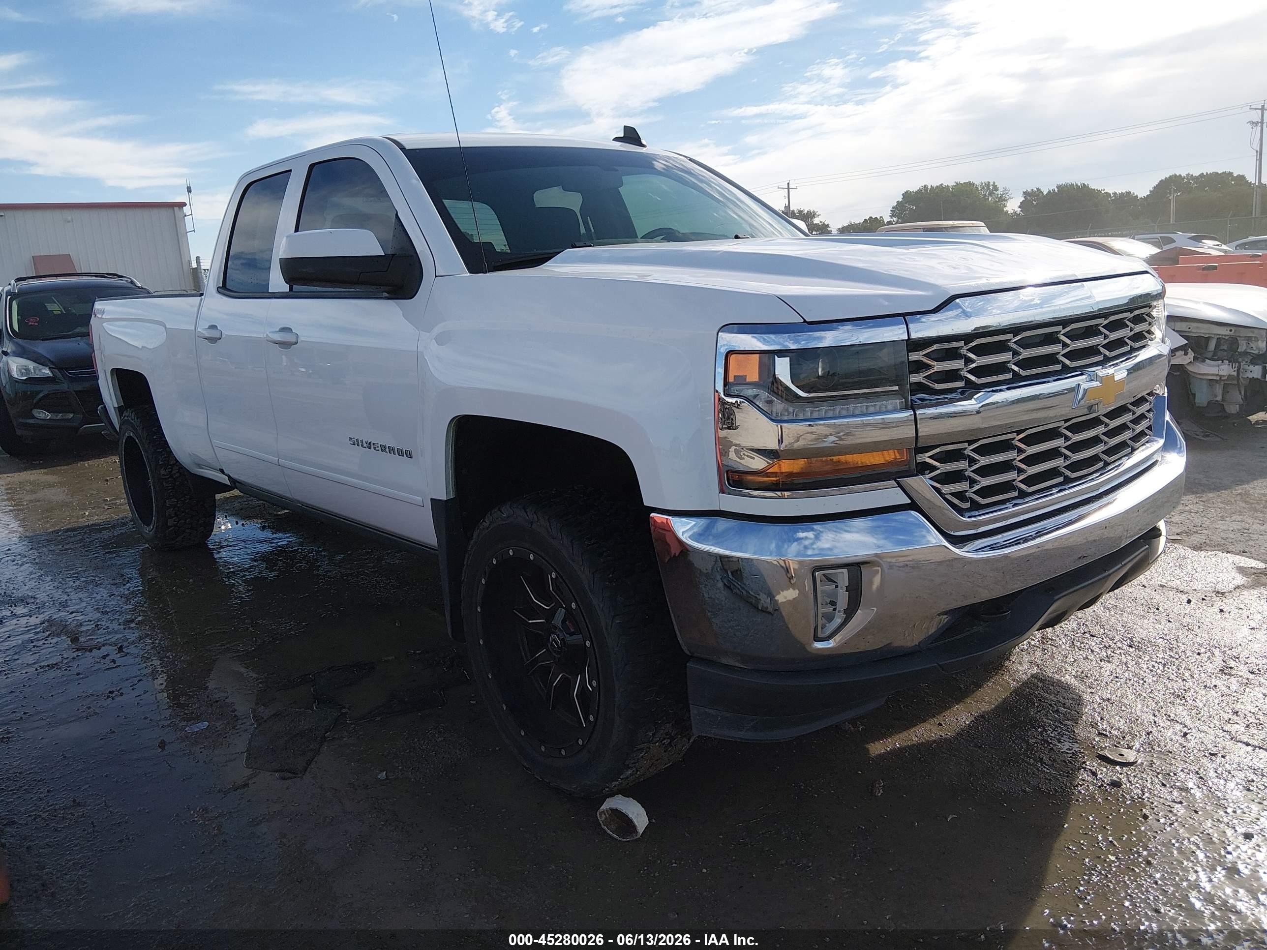 2016 Chevrolet Silverado 1500 VIN 1GCVKREC1GZ305861 — IAAI salvage auction photo