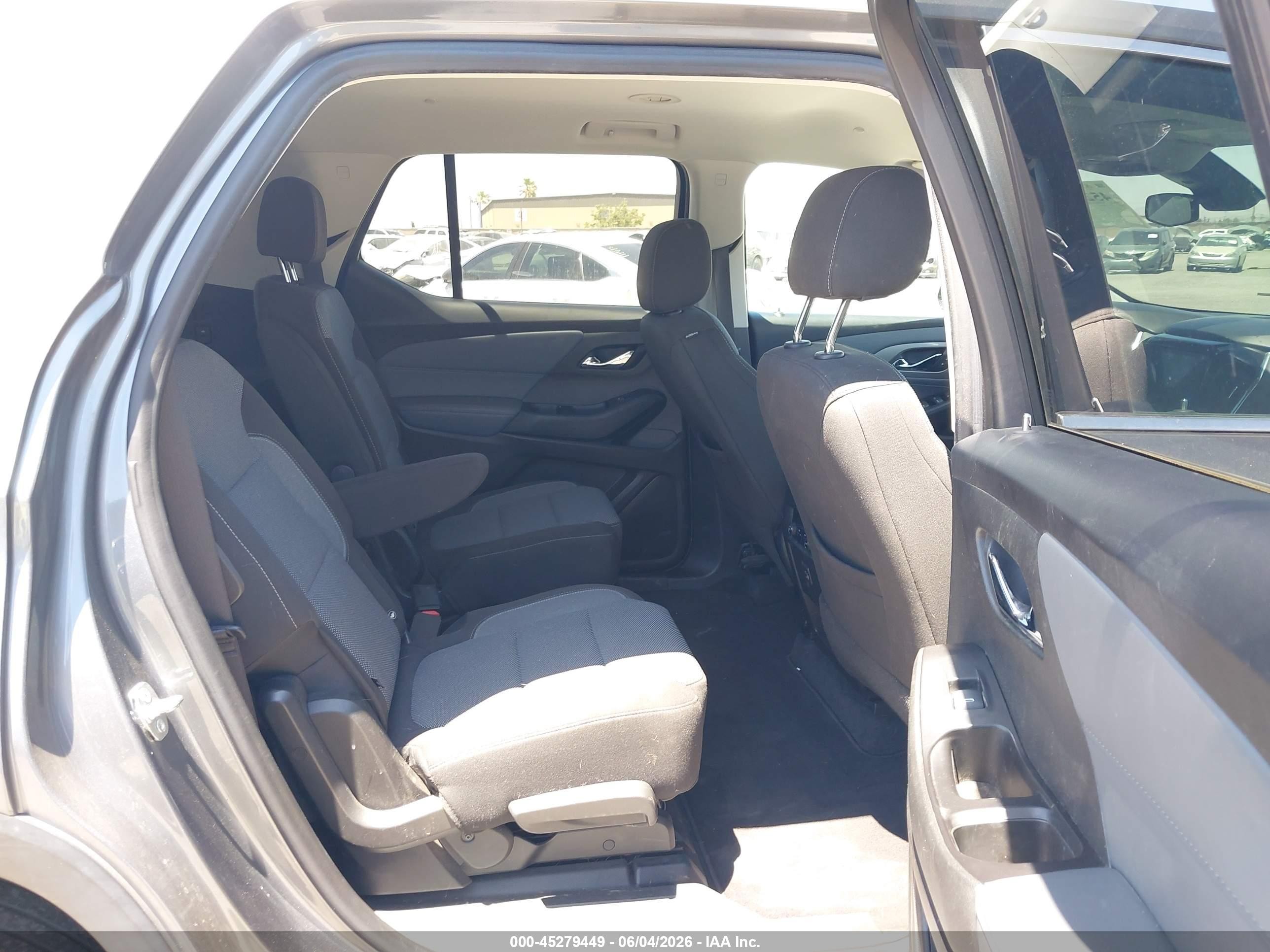 2020 Chevrolet Traverse VIN 1GNEVGKW2LJ172277 IAAI salvage auction — Transmission Damage, Clear (California), sold $5,550 on 2026-07-09 (photo 8)