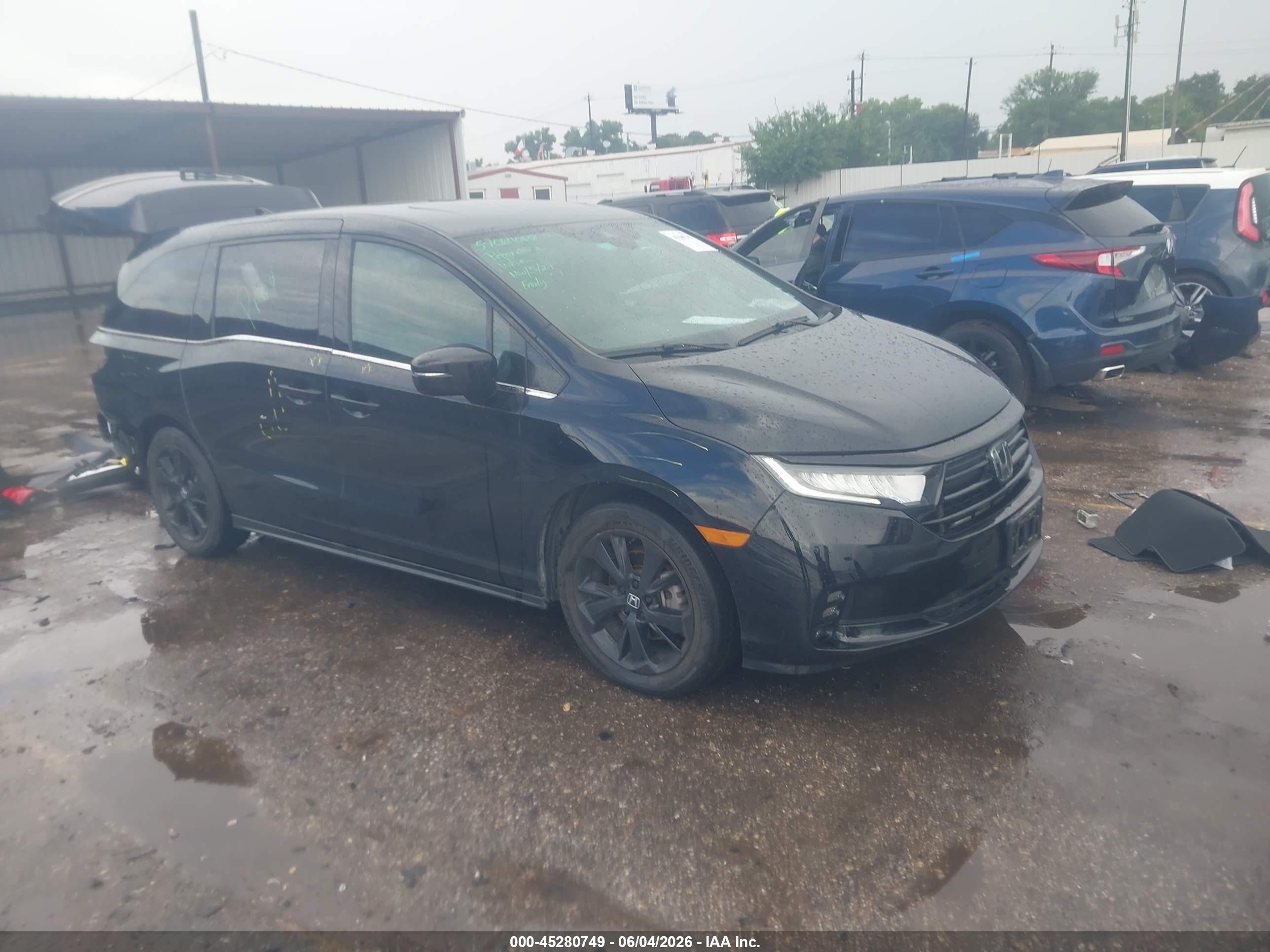 2024 Honda Odyssey VIN 5FNRL6H77RB050721 — IAAI salvage auction photo