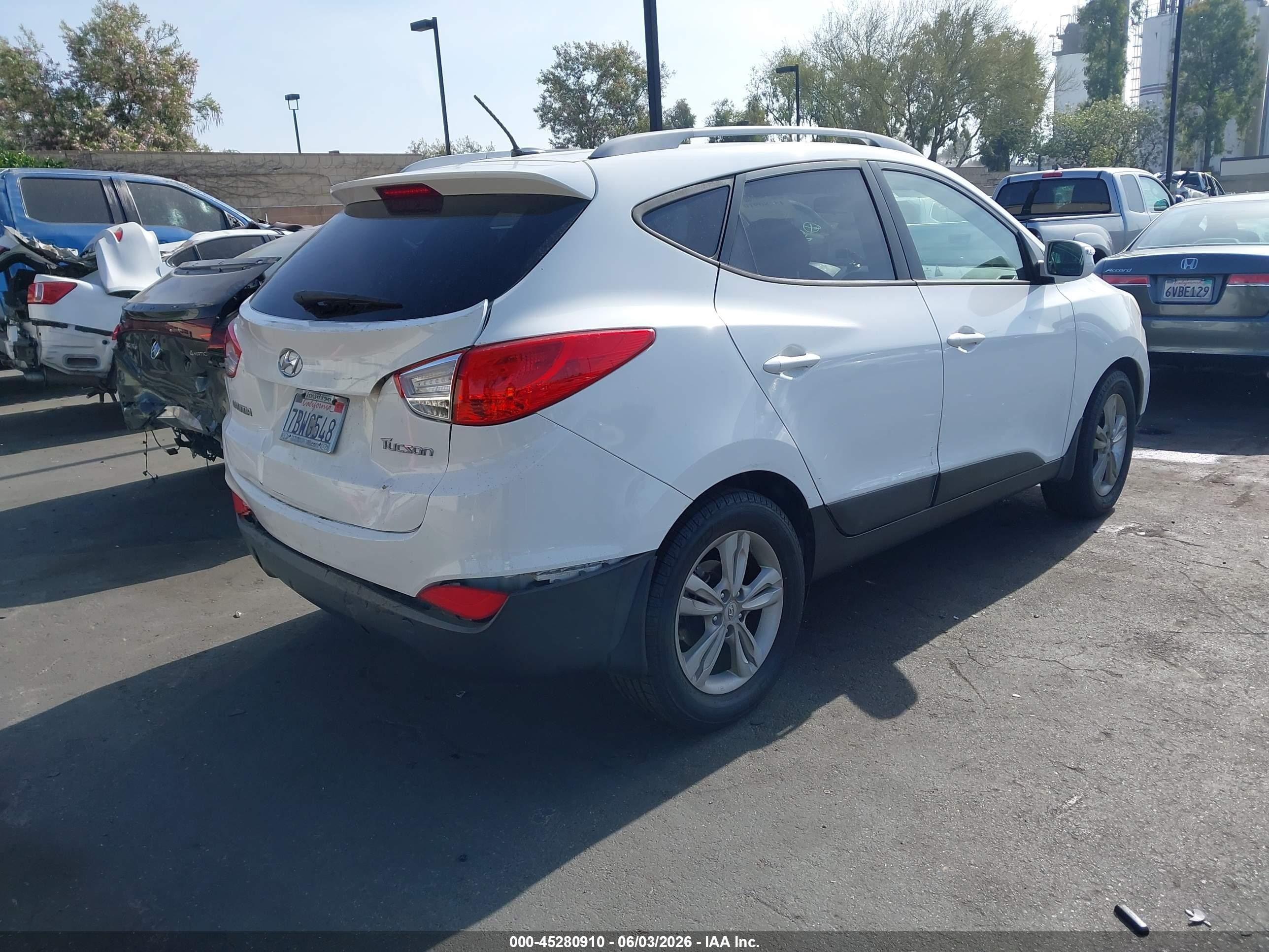2013 Hyundai Tucson VIN KM8JU3AC1DU753971 IAAI salvage auction — Front & Rear, Salvage Certificate (California), sold $1,750 on 2026-07-10 (photo 4)