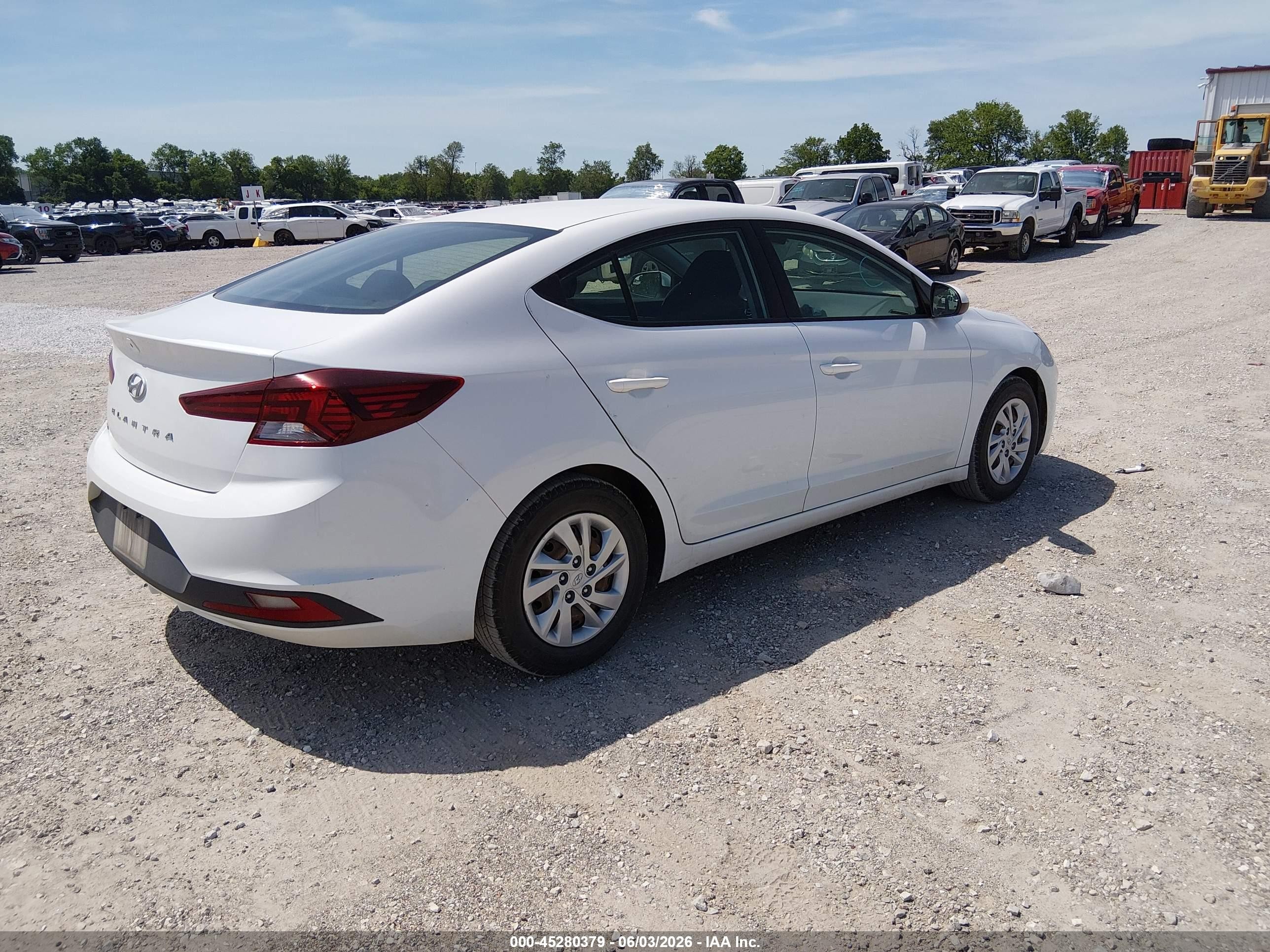 2020 Hyundai Elantra VIN 5NPD74LFXLH611245 IAAI salvage auction — Normal Wear, Sf97 (Missouri), sold $10,900 on 2026-07-09 (photo 4)