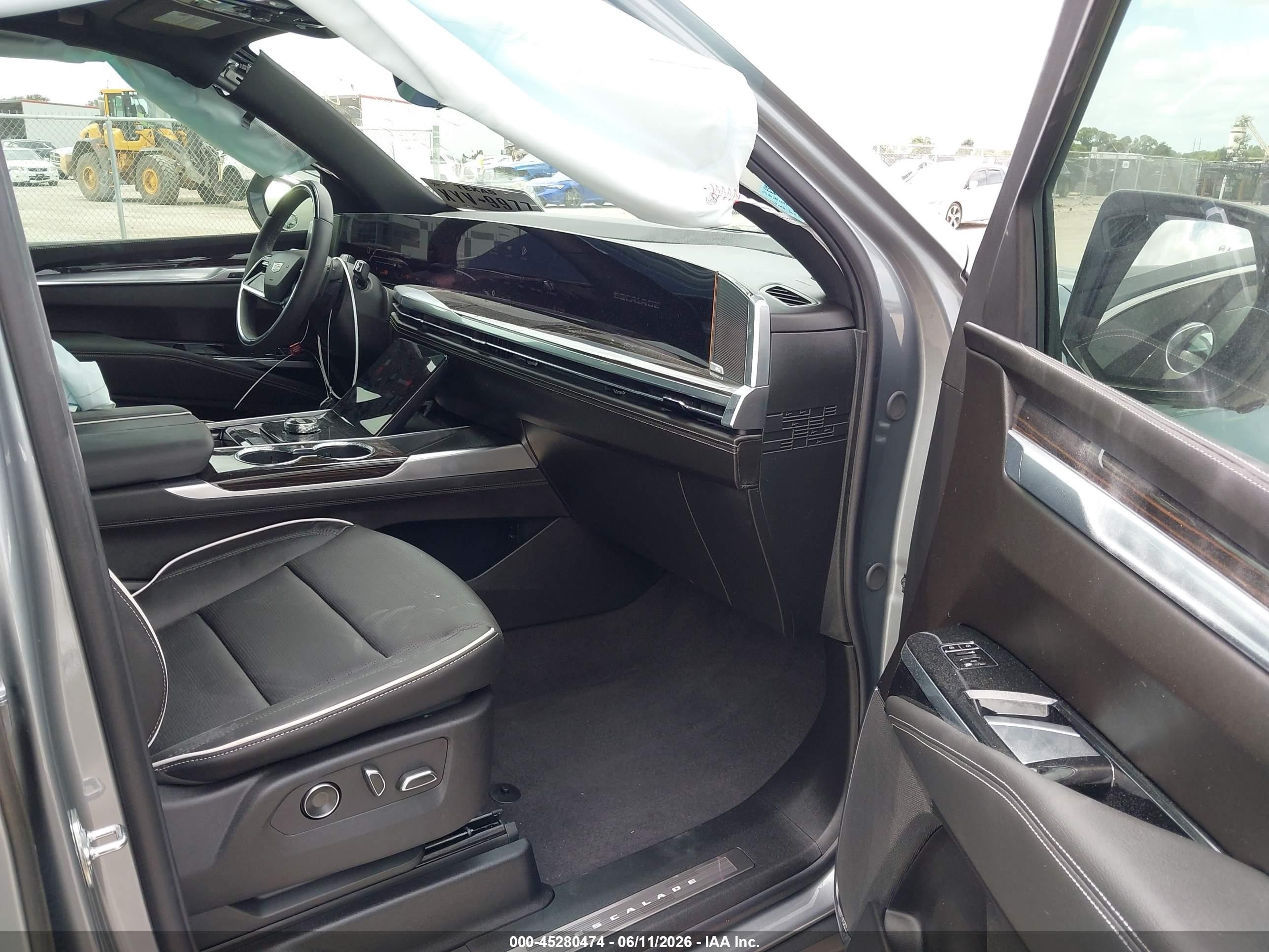 2026 Cadillac Escalade ESV VIN 1GYS9LKL1TR168148 IAAI salvage auction — Rear End, Salvage (Texas), sold $59,500 on 2026-08-19 (photo 5)