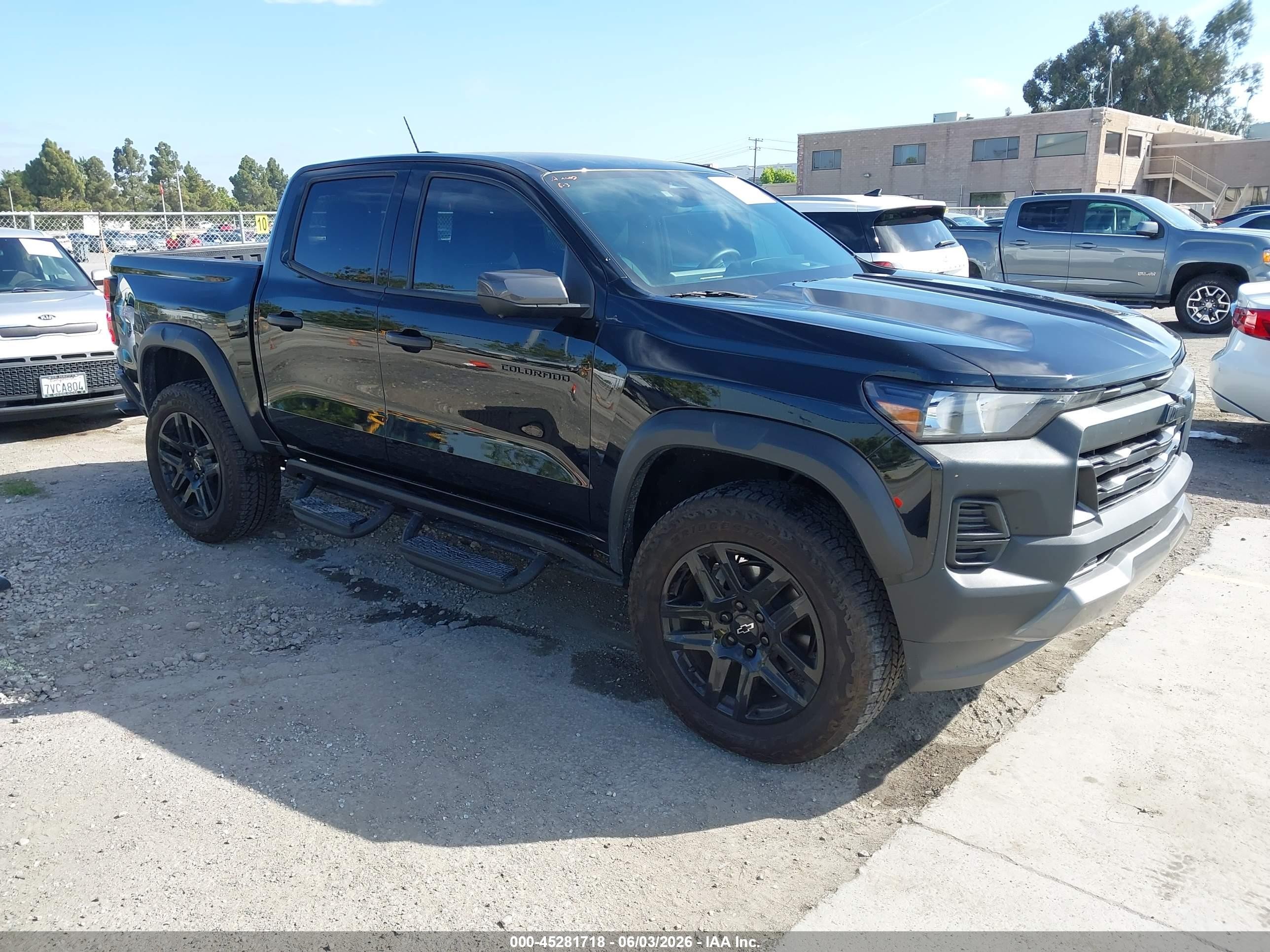 2025 Chevrolet Colorado VIN 1GCPTEEK4S1118563 — IAAI salvage auction photo