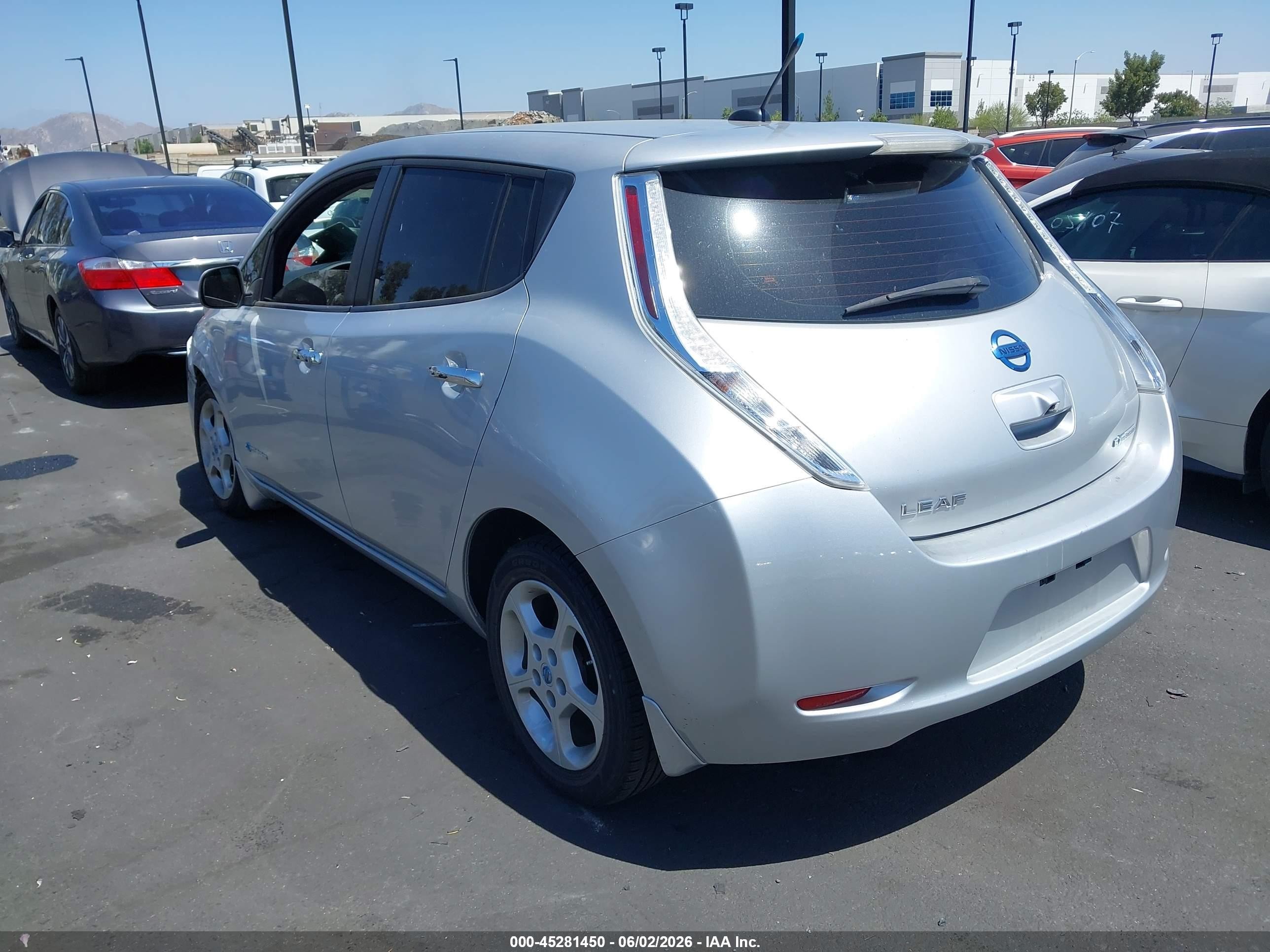2013 Nissan Leaf VIN 1N4AZ0CPXDC413427 IAAI salvage auction — Unknown, Salvage Certificate (California), sold $400 on 2026-07-12 (photo 3)