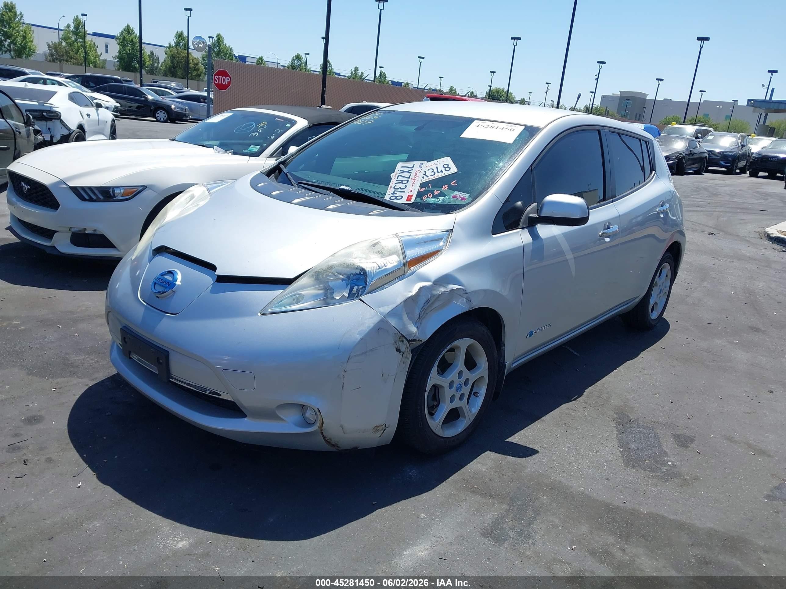 2013 Nissan Leaf VIN 1N4AZ0CPXDC413427 IAAI salvage auction — Unknown, Salvage Certificate (California), sold $400 on 2026-07-12 (photo 6)