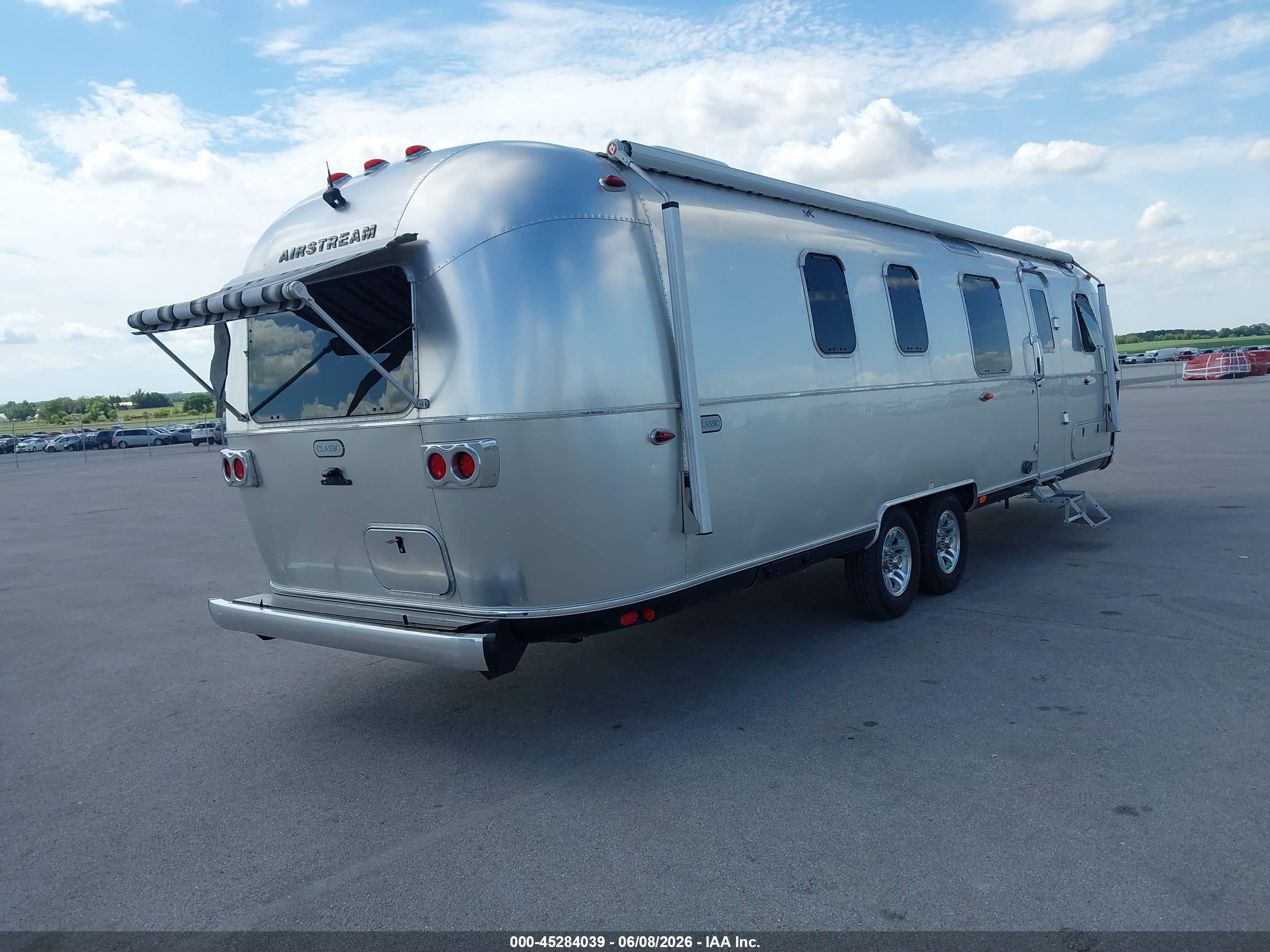 2025 Airstream 33fb VIN 1STVBYT28SJ576820 IAAI salvage auction — Unknown, Salvage (Nebraska), sold $36,400 on 2026-08-06 (photo 4)
