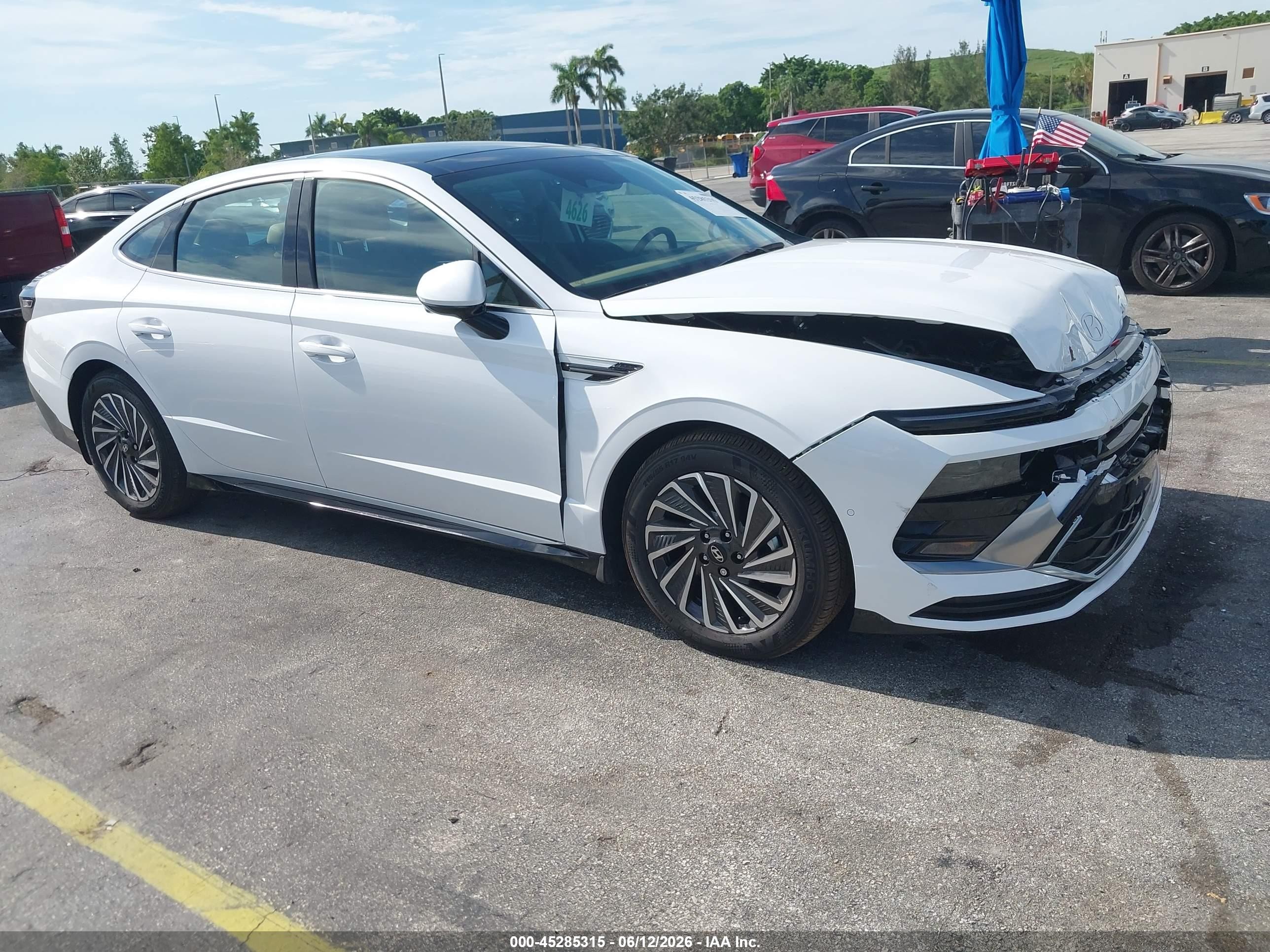 2026 Hyundai Sonata Hybrid VIN KMHL54JJ8TA148923 — IAAI salvage auction photo