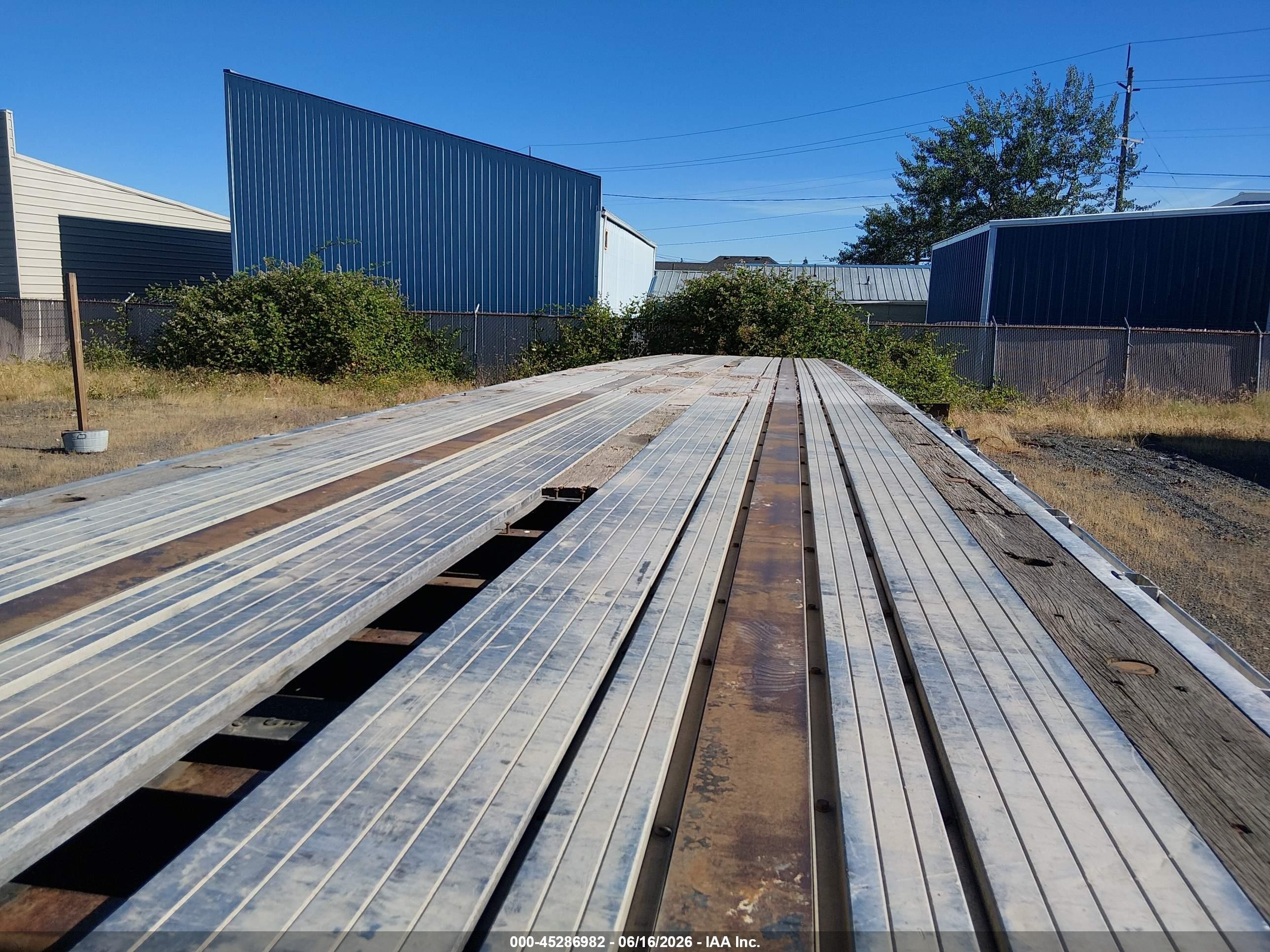 1999 Wabash national corp Trailer VIN 1JJF482W1X5415736 IAAI salvage auction — Rollover, Bill Of Sale (Oregon), sold $225 on 2026-09-09 (photo 8)