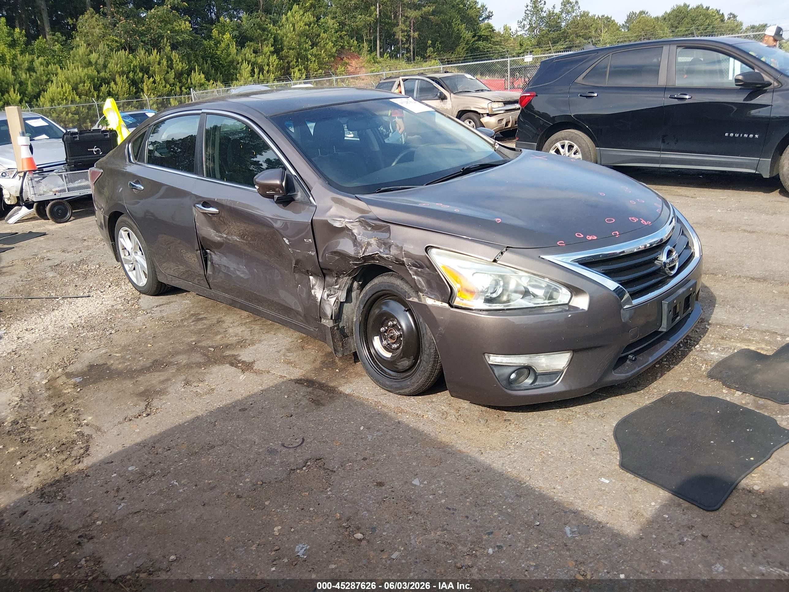 2015 Nissan Altima VIN 1N4AL3AP3FN371485 IAAI salvage auction — Side, Salvage (Mississippi), sold $650 on 2026-07-12 (photo 1)