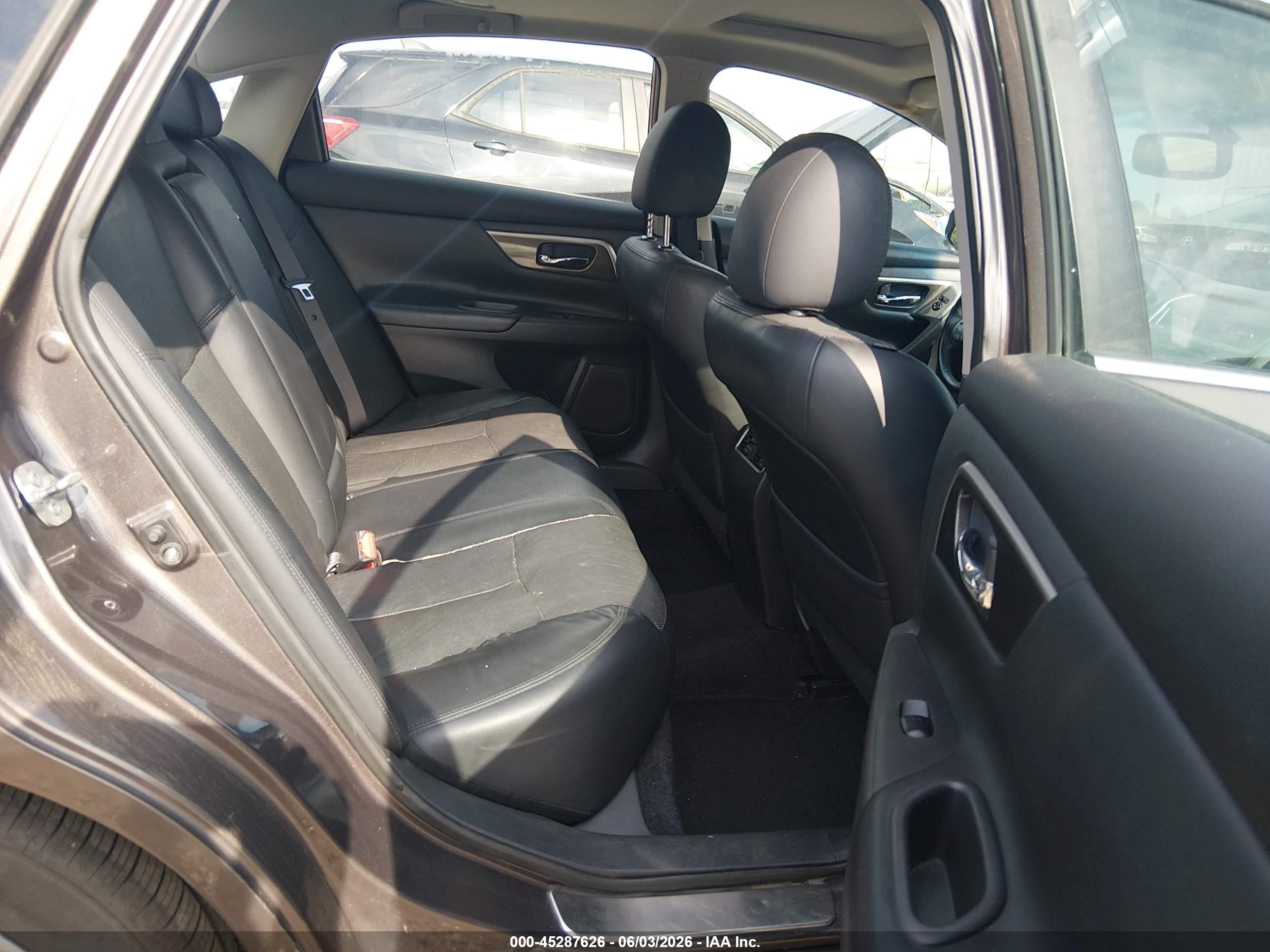 2015 Nissan Altima VIN 1N4AL3AP3FN371485 IAAI salvage auction — Side, Salvage (Mississippi), sold $650 on 2026-07-12 (photo 8)