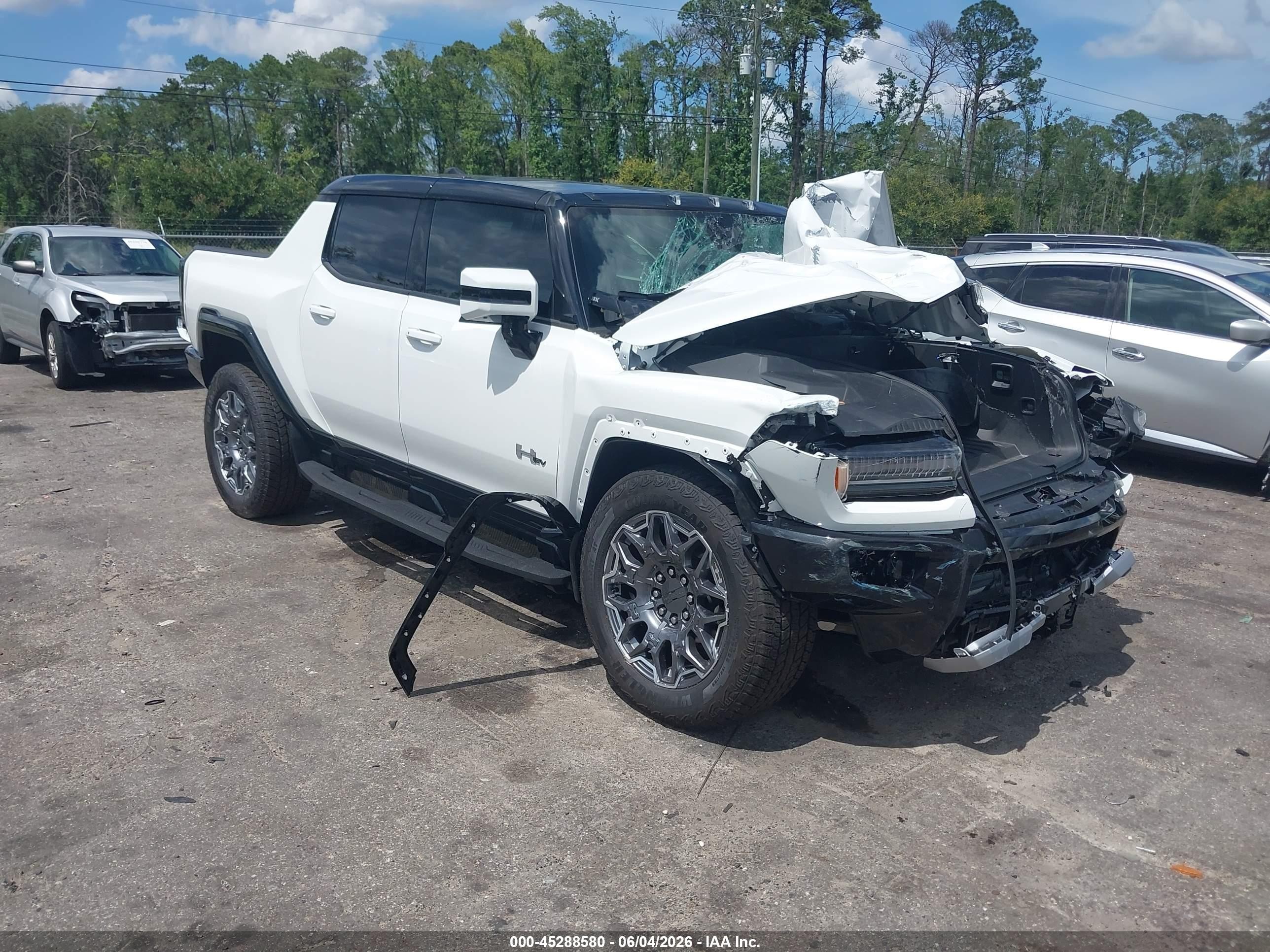 2025 GMC Hummer EV VIN 1GT40DDB7SU108910 — IAAI salvage auction photo