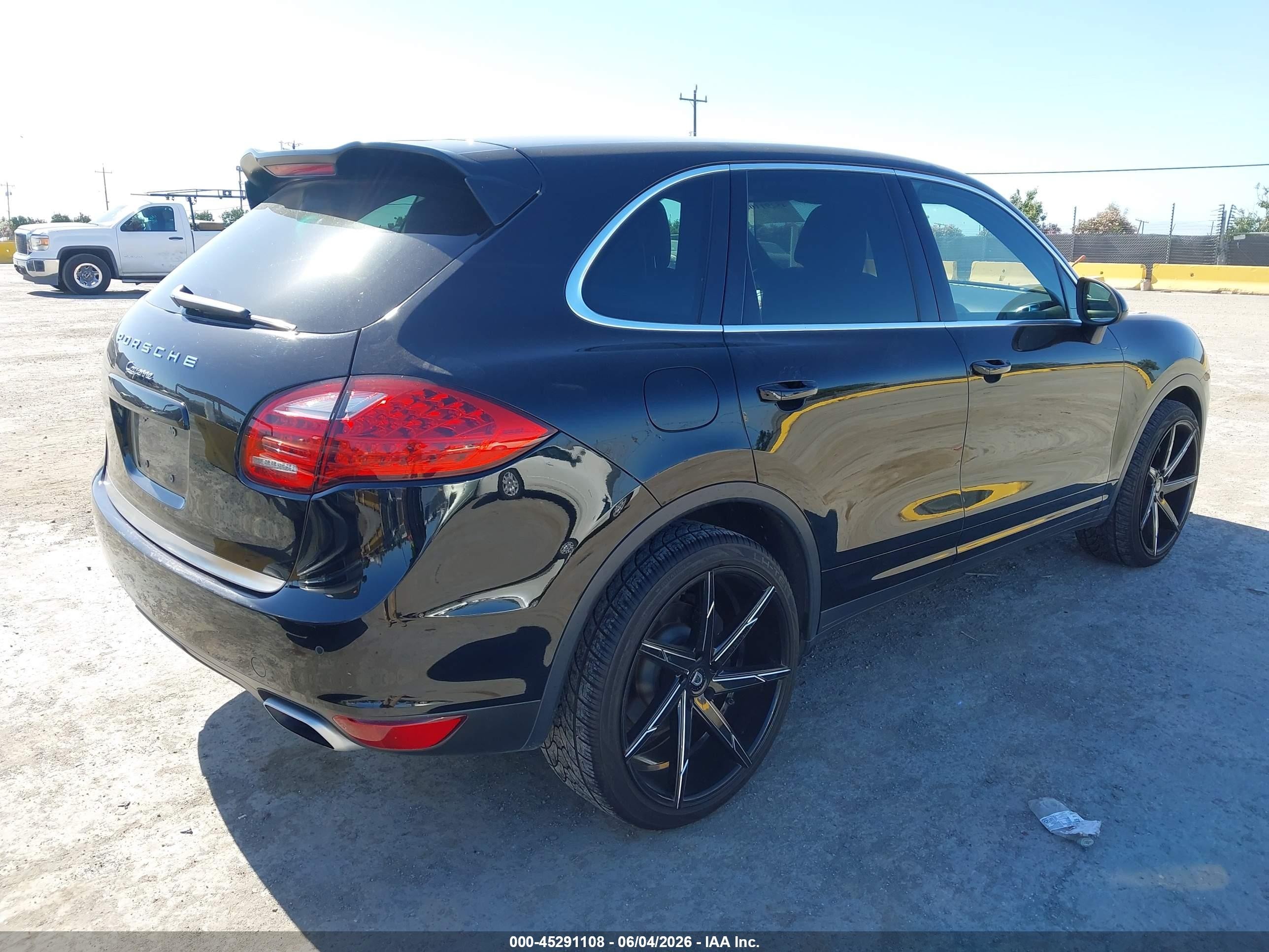 2013 Porsche Cayenne VIN WP1AA2A24DLA04701 IAAI salvage auction — Unknown, Salvage (California), sold $2,650 on 2026-07-09 (photo 4)