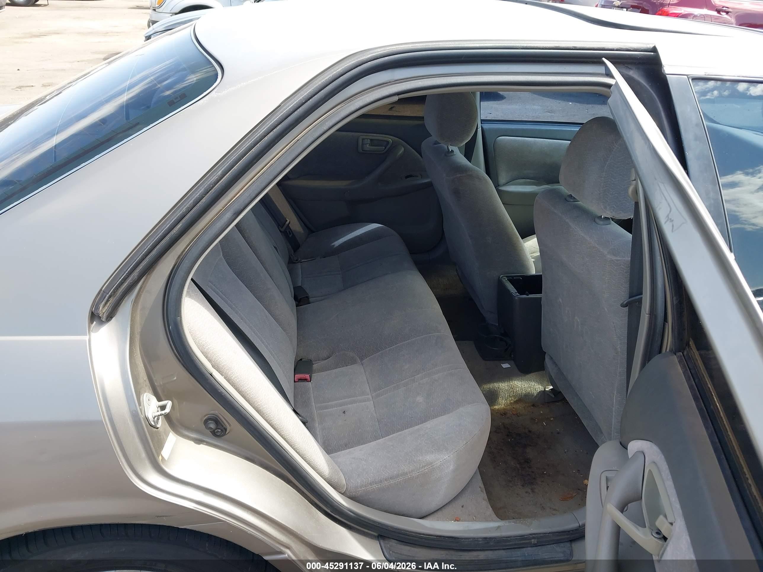 1997 Toyota Camry VIN 4T1BF22K4VU040336 IAAI salvage auction — Side, Salvage (Arizona), sold $275 on 2026-07-09 (photo 8)