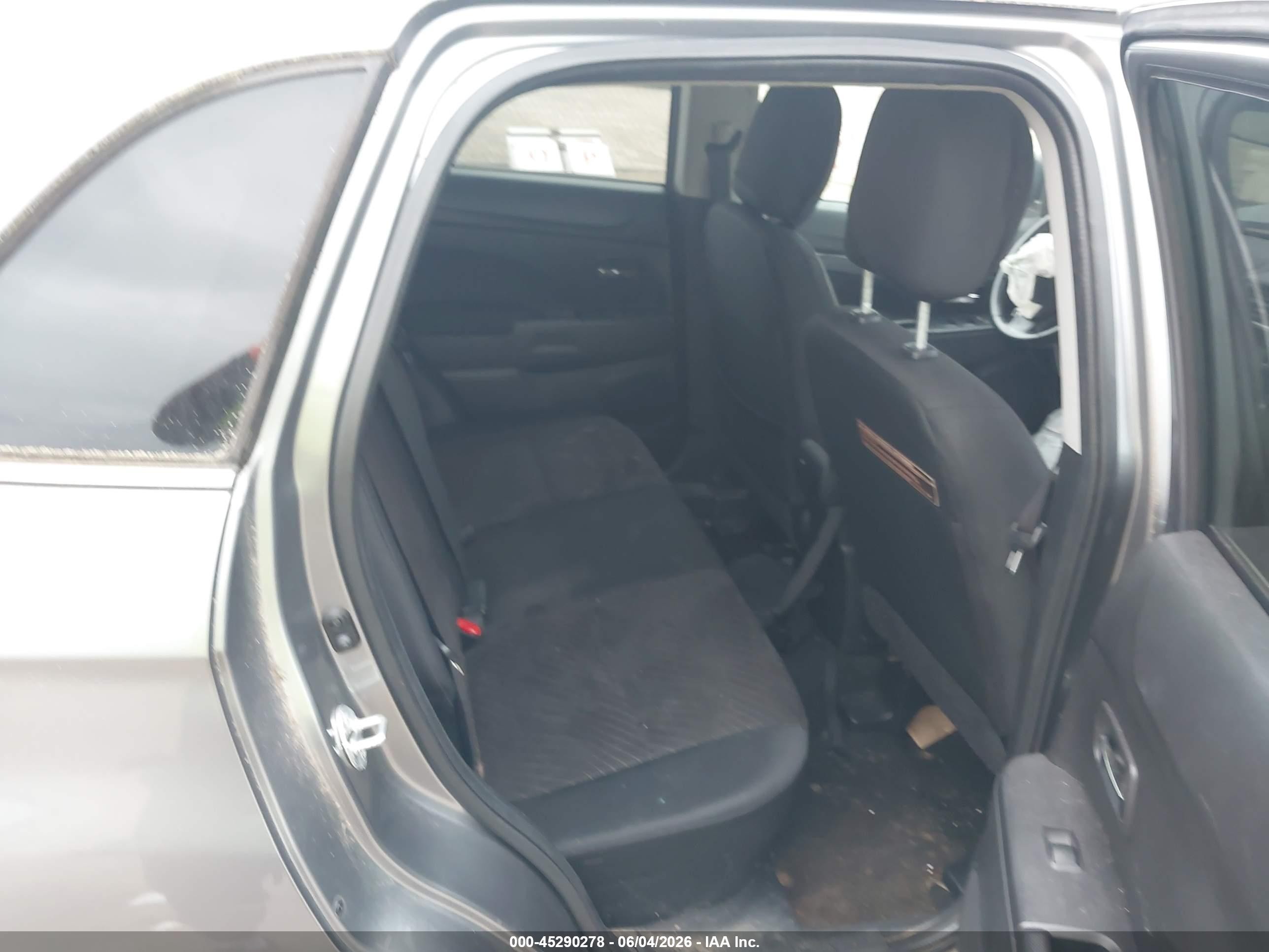2015 Mitsubishi Outlander VIN 4A4AP4AU4FE008762 IAAI salvage auction — Front End, Wait Title, sold $800 on 2026-09-21 (photo 8)