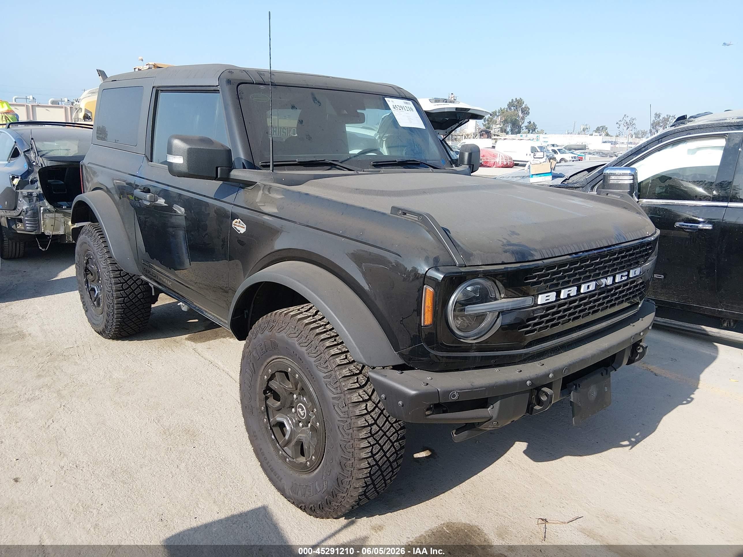 2023 Ford Bronco VIN 1FMDE5CP6PLB40034 — IAAI salvage auction photo