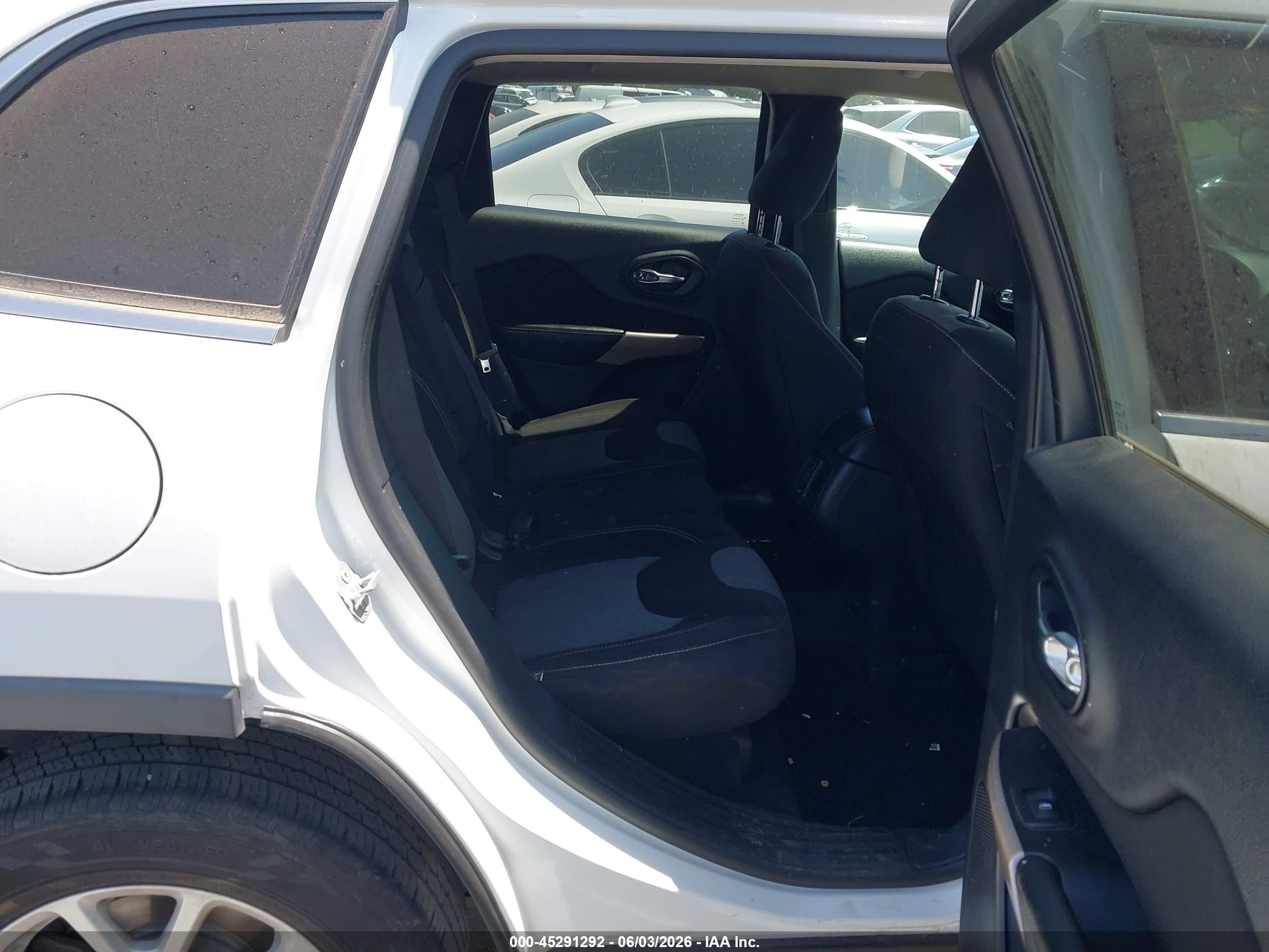 2018 Jeep Cherokee VIN 1C4PJMCX9JD541246 IAAI salvage auction — Normal Wear, Clear - Dealer Only (California), sold $1,100 on 2026-07-02 (photo 8)