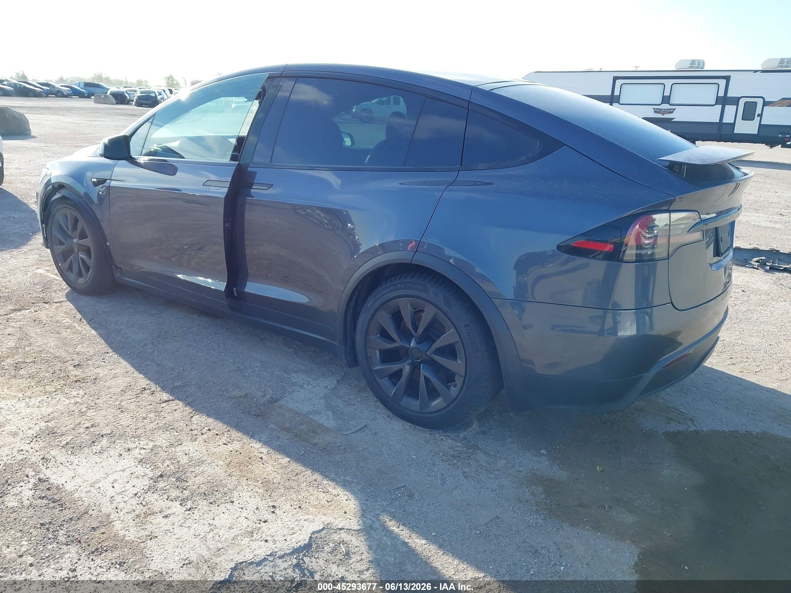 2023 Tesla Model x VIN 7SAXCAE54PF386680 IAAI salvage auction — Unknown, Original (Texas), sold $29,750 on 2026-08-15 (photo 3)