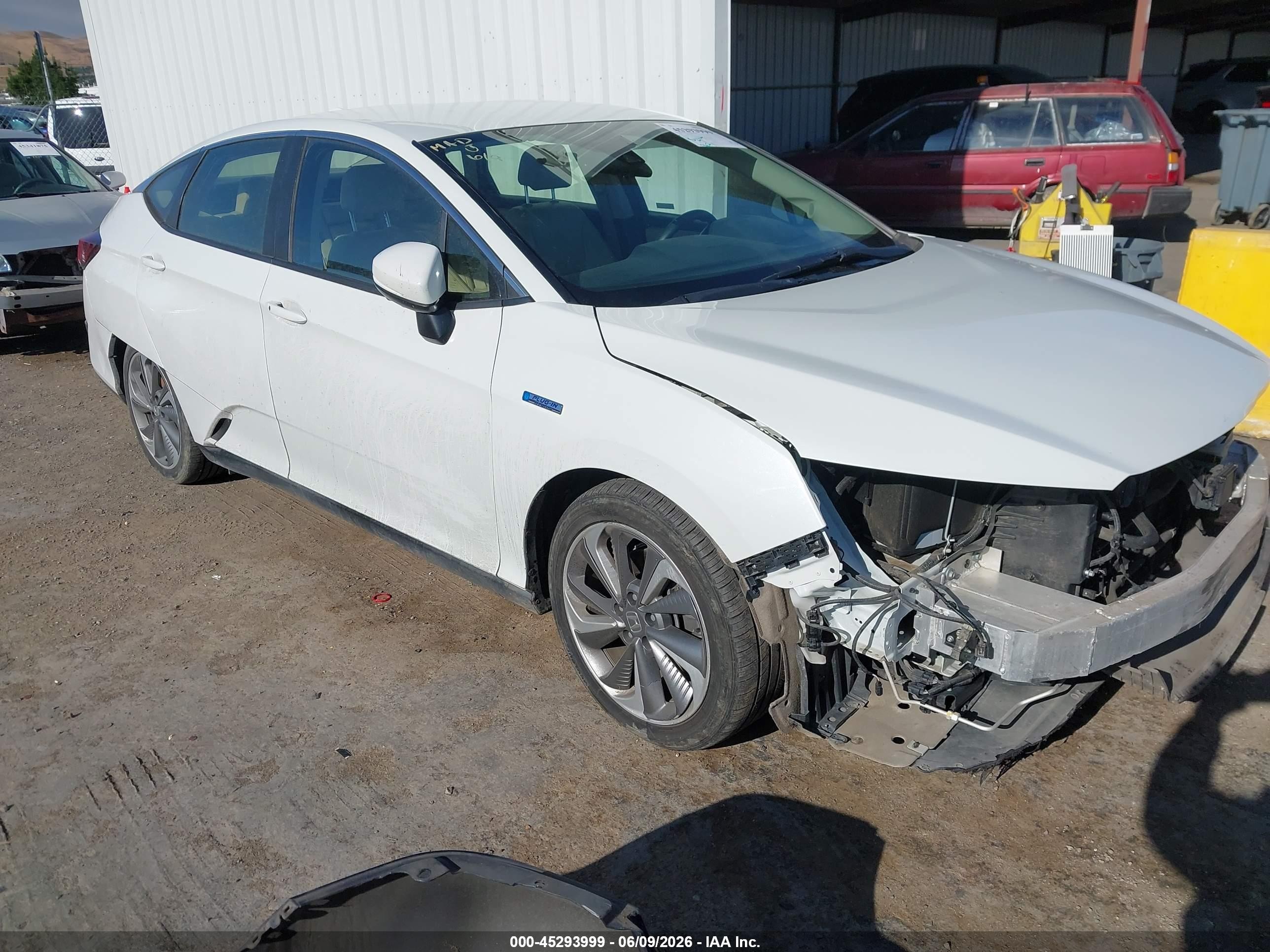 2018 Honda Clarity Plug In Hybrid VIN JHMZC5F13JC021760 — IAAI salvage auction photo