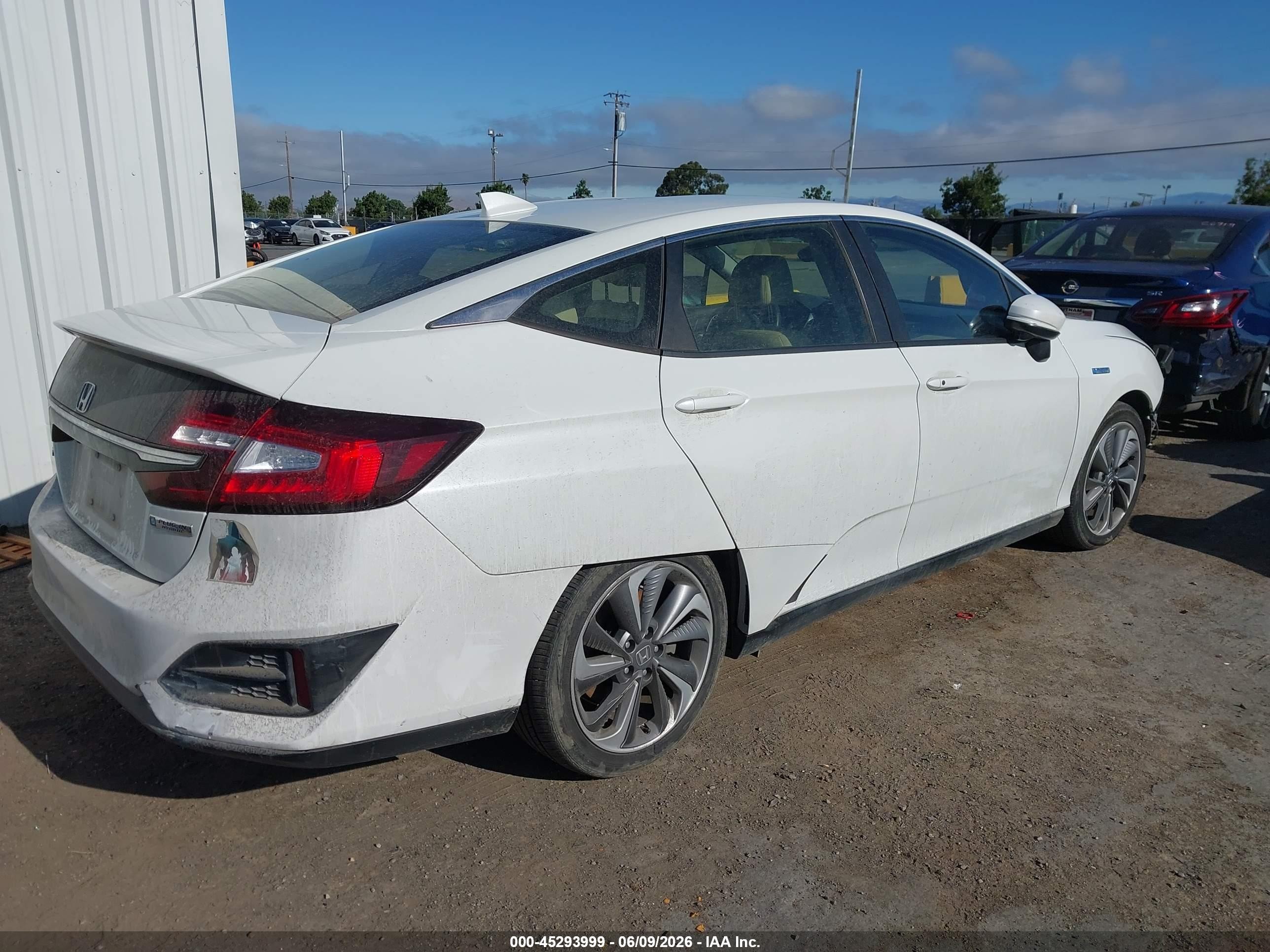 2018 Honda Clarity Plug In Hybrid VIN JHMZC5F13JC021760 IAAI salvage auction — Front End, Salvage (California), sold $2,825 on 2026-07-09 (photo 4)