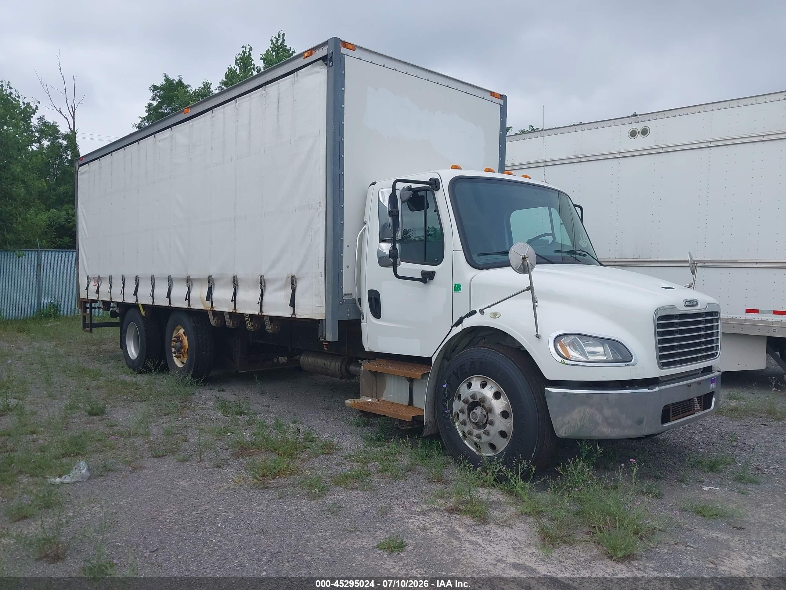 2017 Freightliner M2 106 VIN 3ALACXDT2HDJG1896 — IAAI salvage auction photo