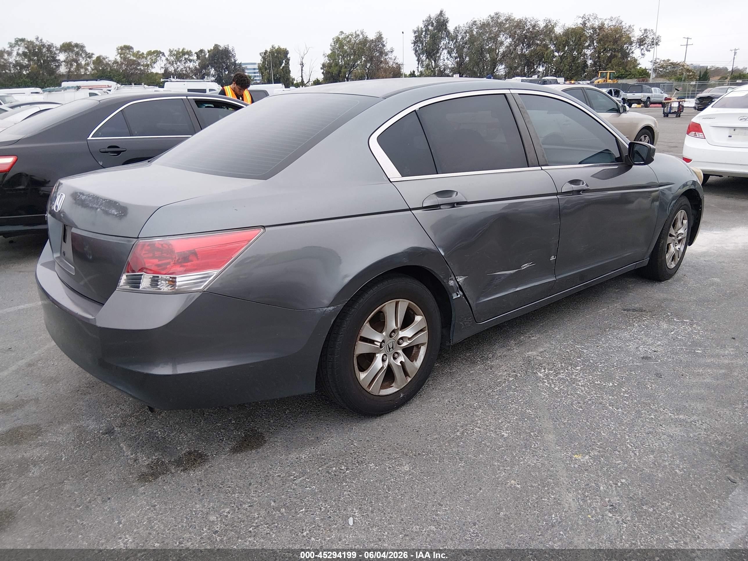 2008 Honda Accord VIN JHMCP26418C045309 IAAI salvage auction — Normal Wear, Clear - Dealer Only (California), sold $350 on 2026-07-02 (photo 4)