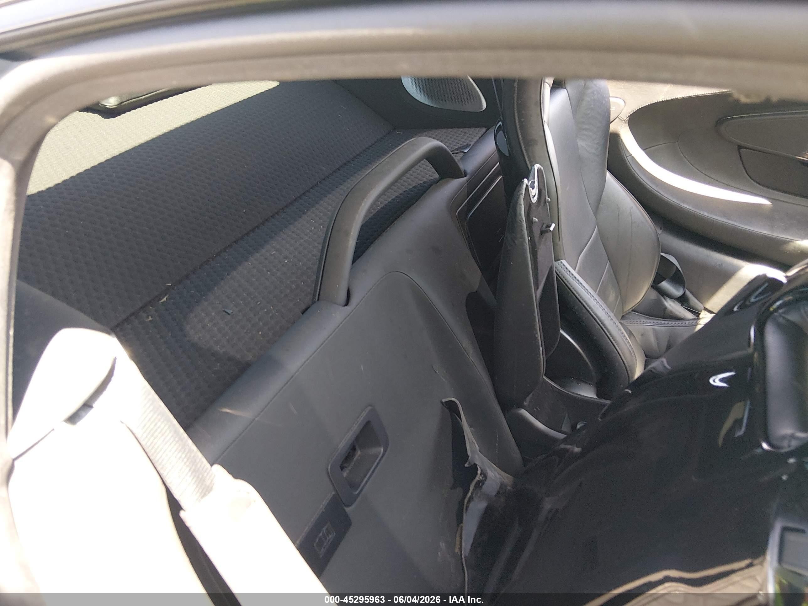 2022 McLaren GT VIN SBM22GCA0NW002052 IAAI salvage auction — Rear End, Junk Receipt (North Carolina), sold $18,025 on 2026-09-09 (photo 8)