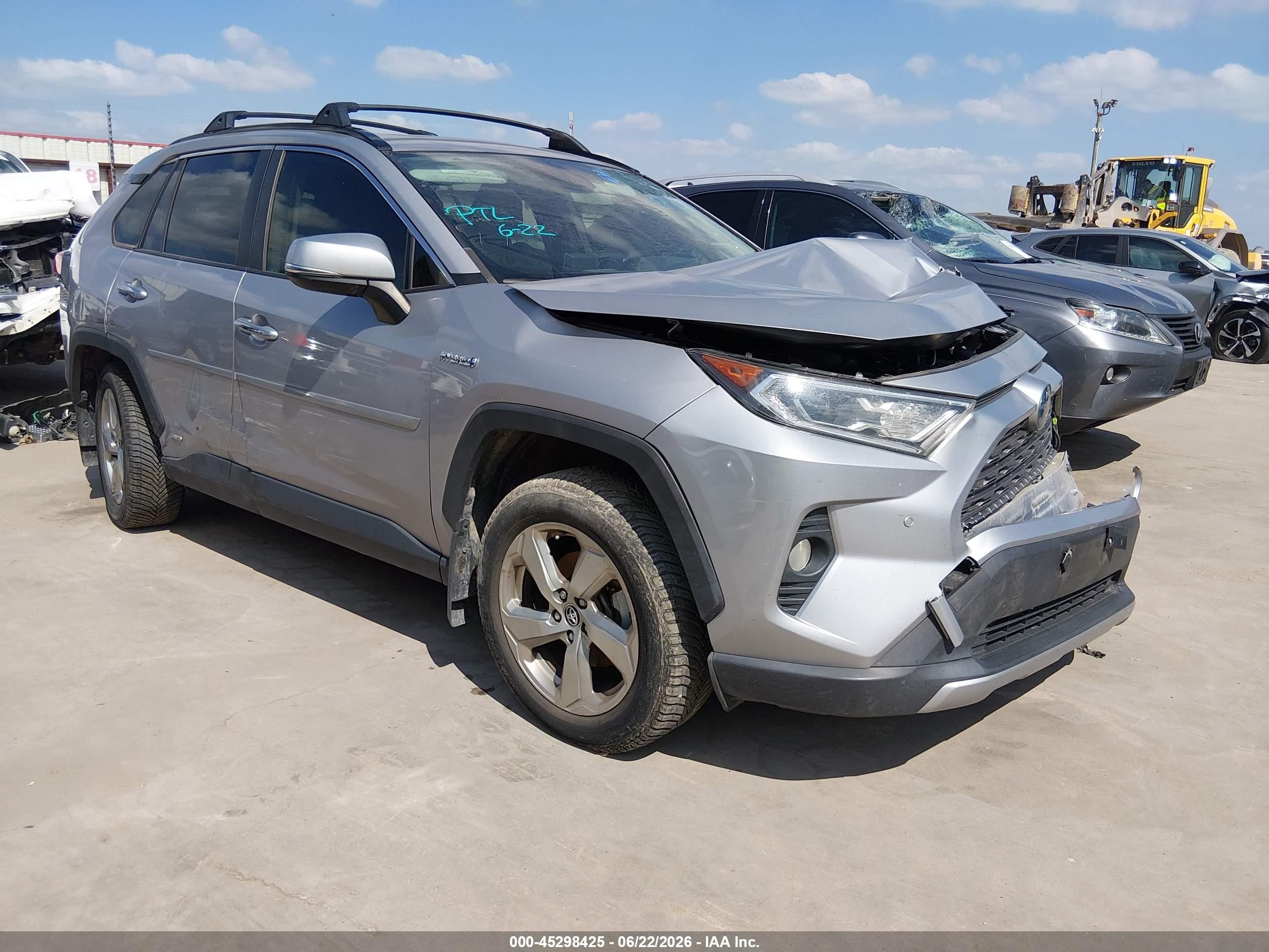2019 Toyota RAV4 Hybrid VIN JTMDWRFV7KD031166 — IAAI salvage auction photo