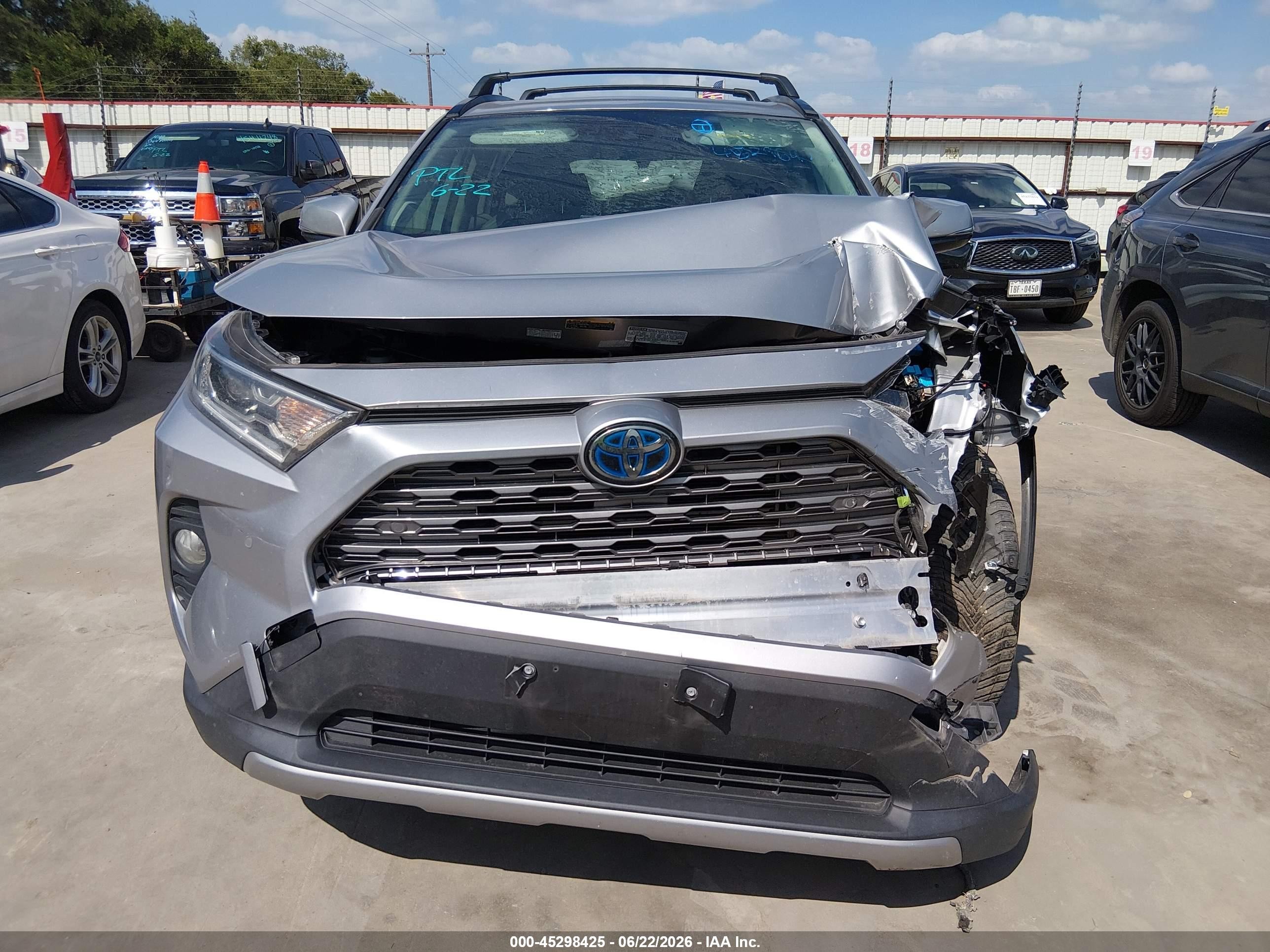 2019 Toyota Rav 4 VIN JTMDWRFV7KD031166 IAAI salvage auction — Front & Rear, Original (Texas), sold $8,000 on 2026-09-18 (photo 6)