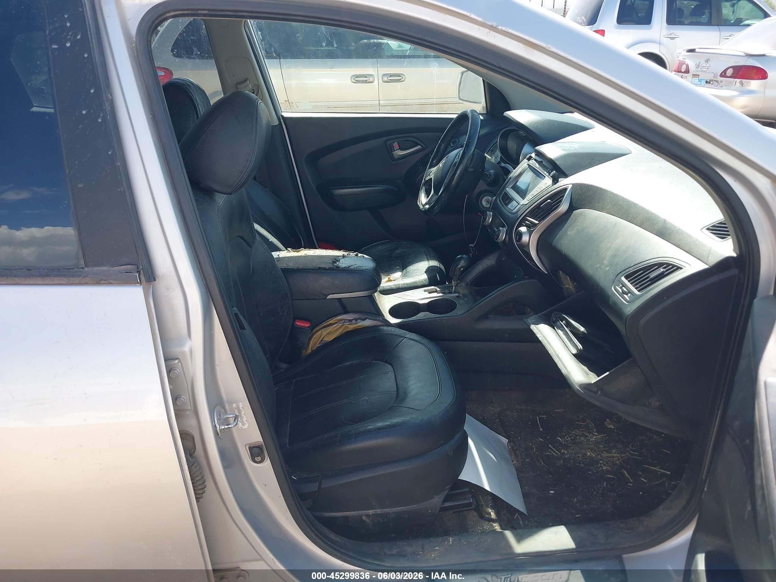 2010 Hyundai Tucson VIN KM8JU3ACXAU019079 IAAI salvage auction — Normal Wear, Clear-Dealer Only (Arizona), sold $1,275 on 2026-07-03 (photo 5)