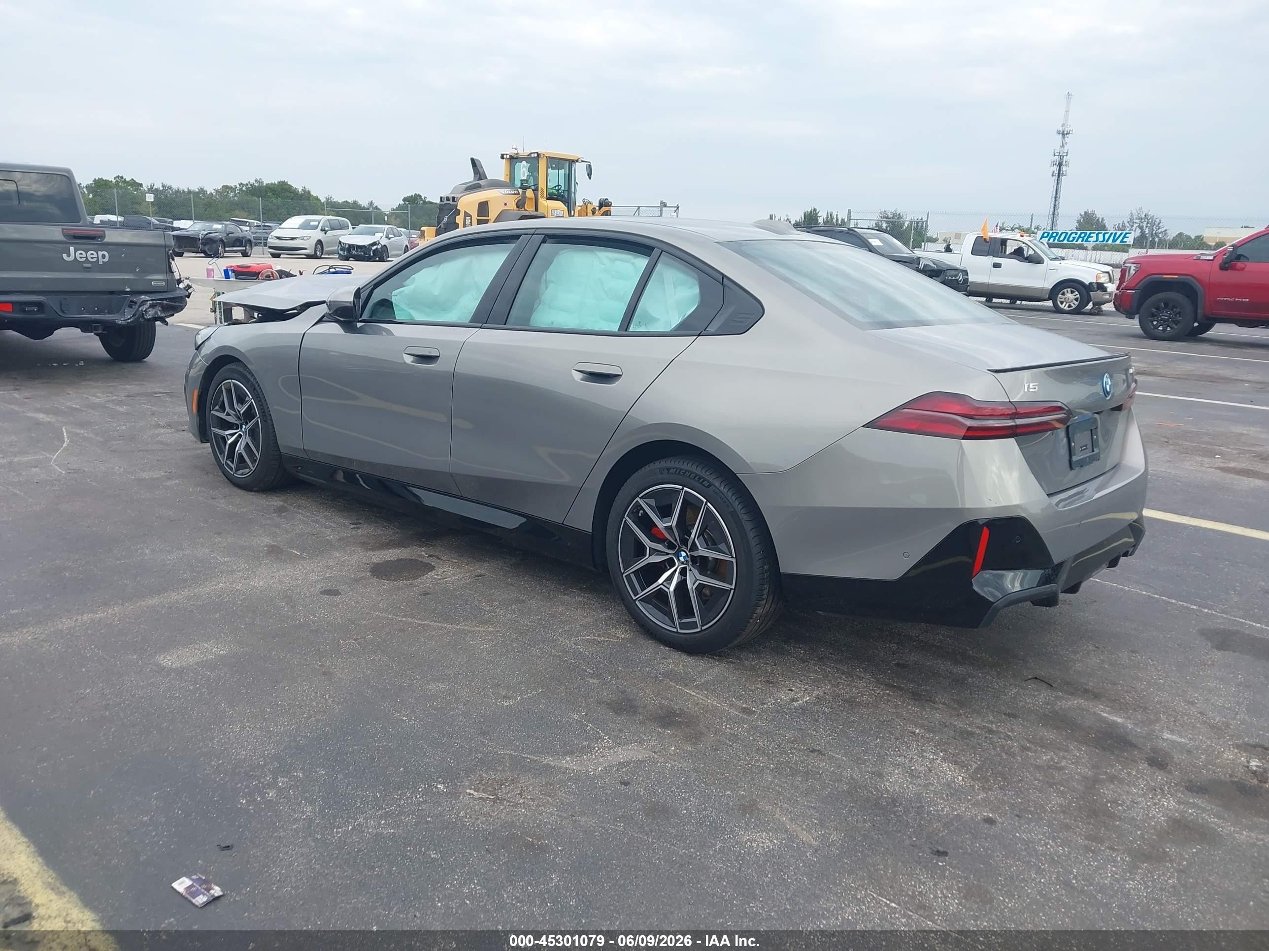 2026 BMW I5 VIN WBY63HG01TCX33391 IAAI salvage auction — Front End, Rebuildable (Florida), sold $15,800 on 2026-09-03 (photo 3)