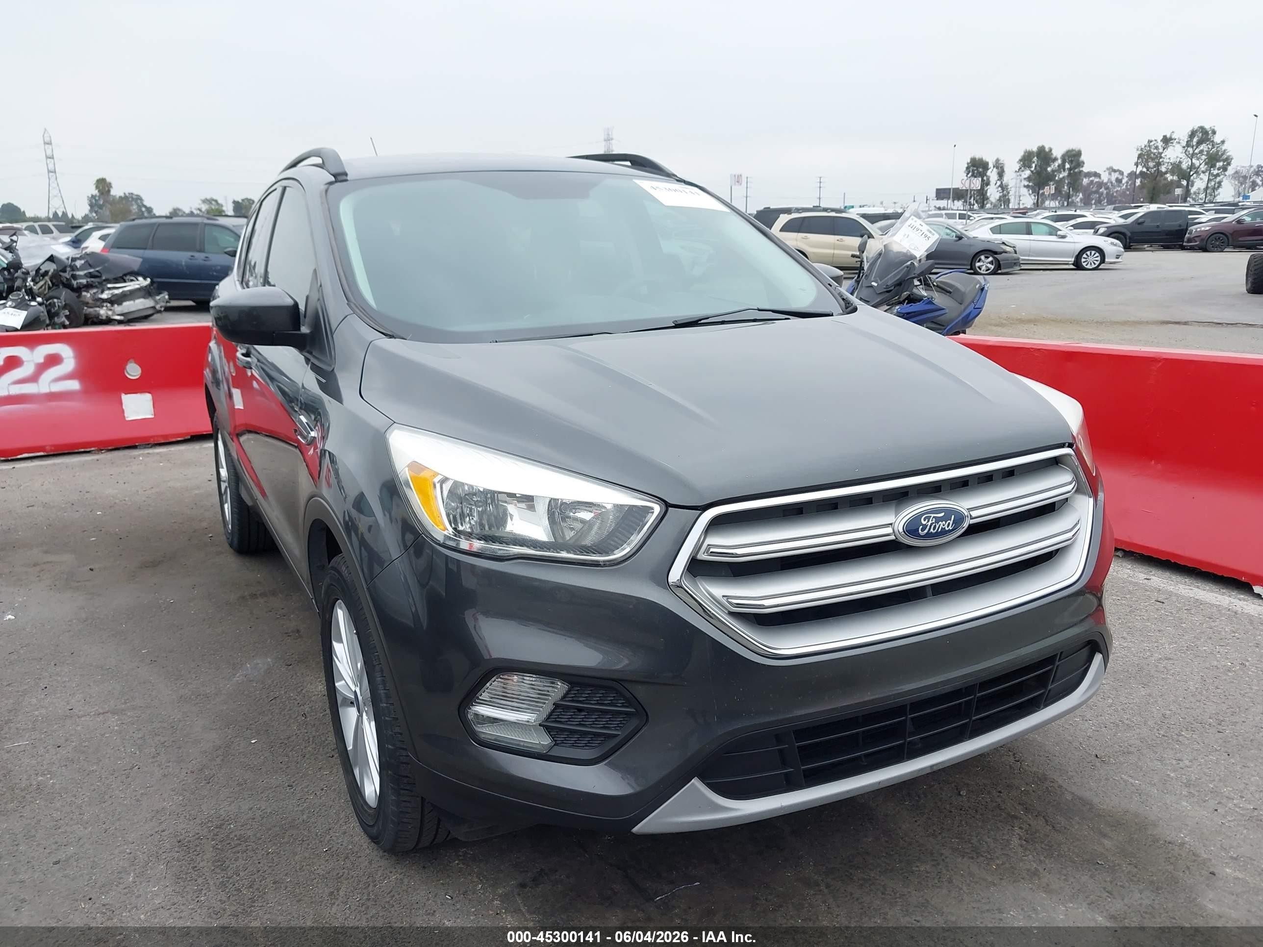 2018 Ford Escape VIN 1FMCU9GD8JUB61099 IAAI salvage auction — Normal Wear, Clear-Dealer Only (Arizona), sold $2,050 on 2026-07-09 (photo 1)