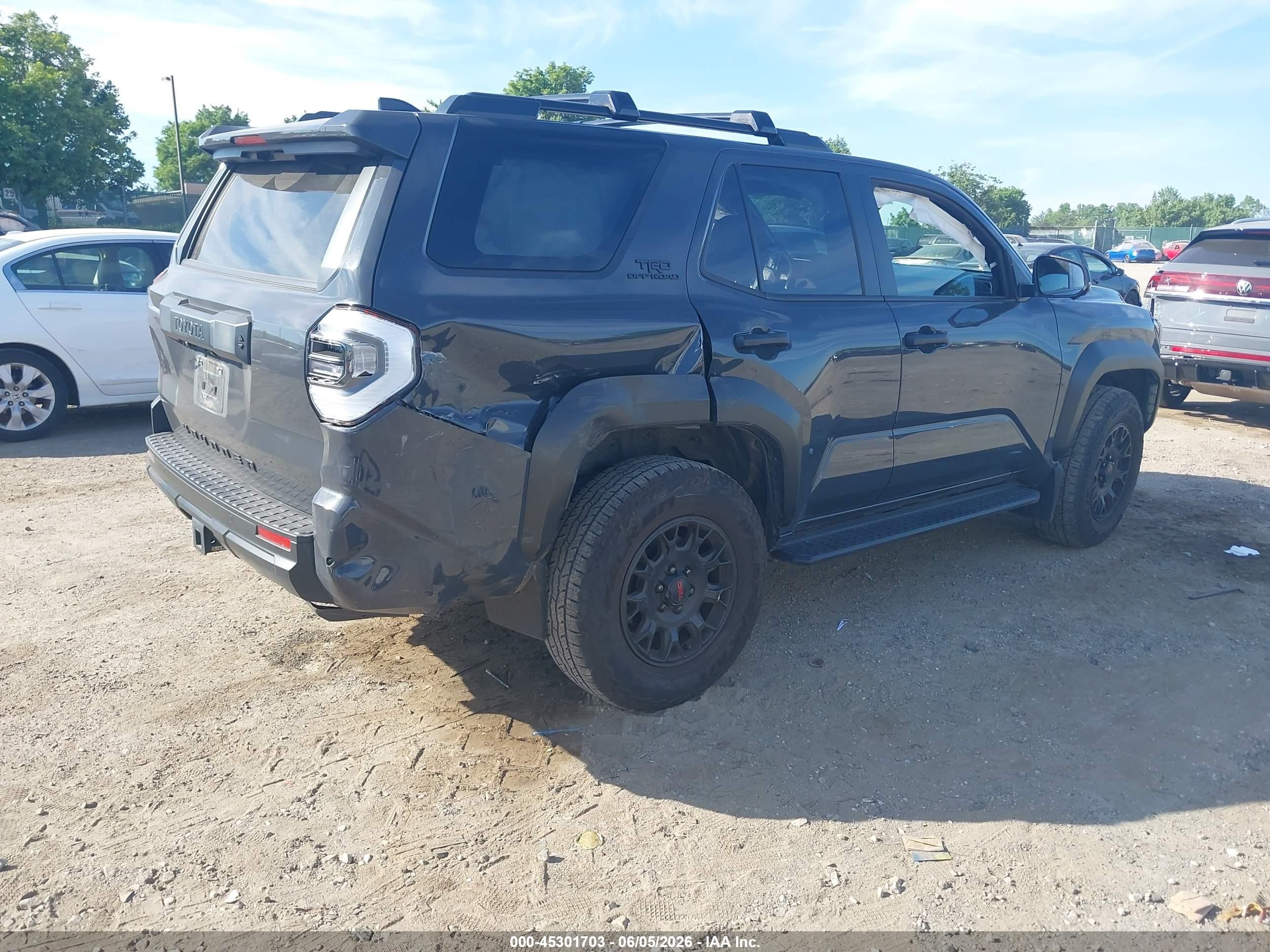 2025 Toyota 4runner VIN JTEVA5BR4S5030163 IAAI salvage auction — Rear End, Salvage (Pennsylvania), sold $26,250 on 2026-08-15 (photo 4)